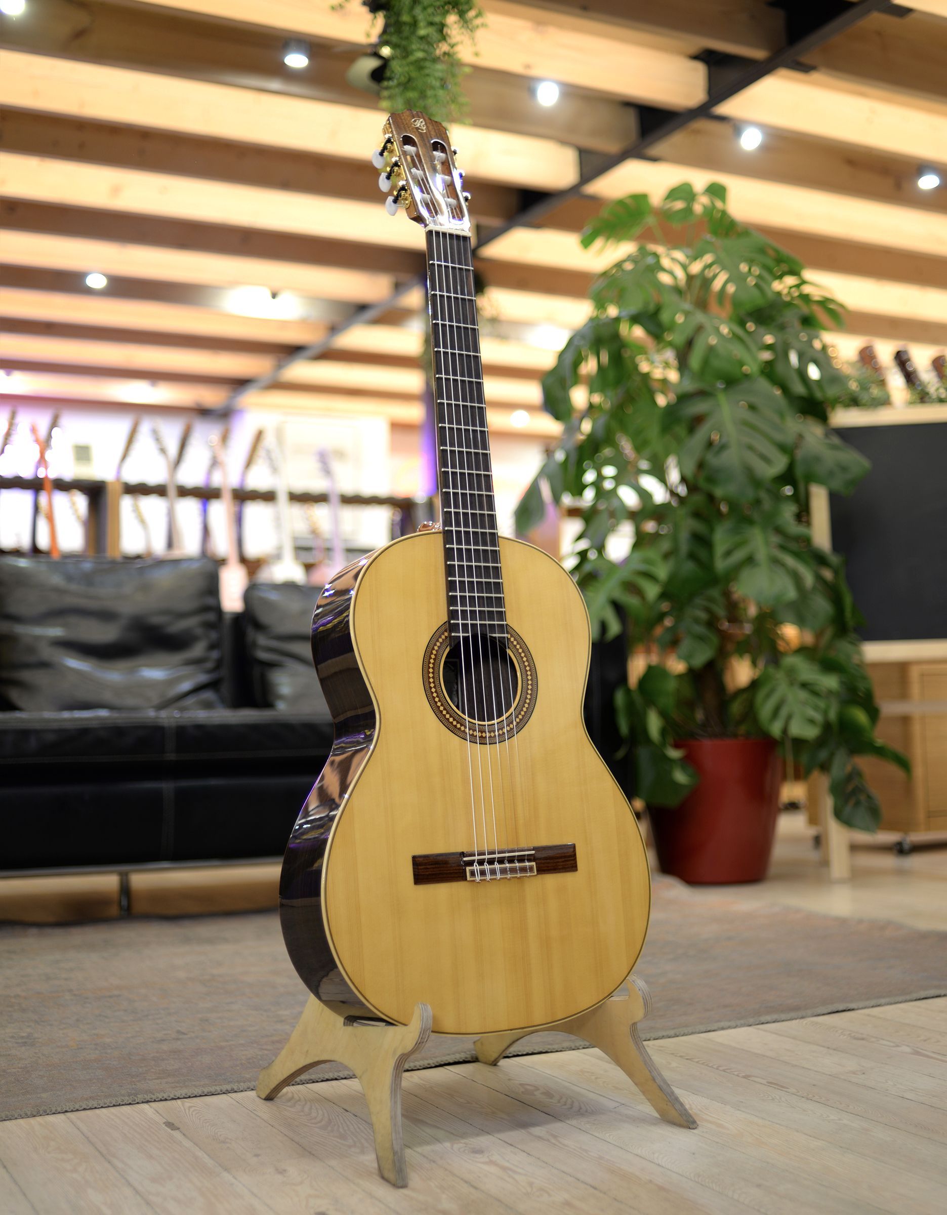 Классическая гитара Prudencio Saez 4A Spruce - купить в "Гитарном Клубе"