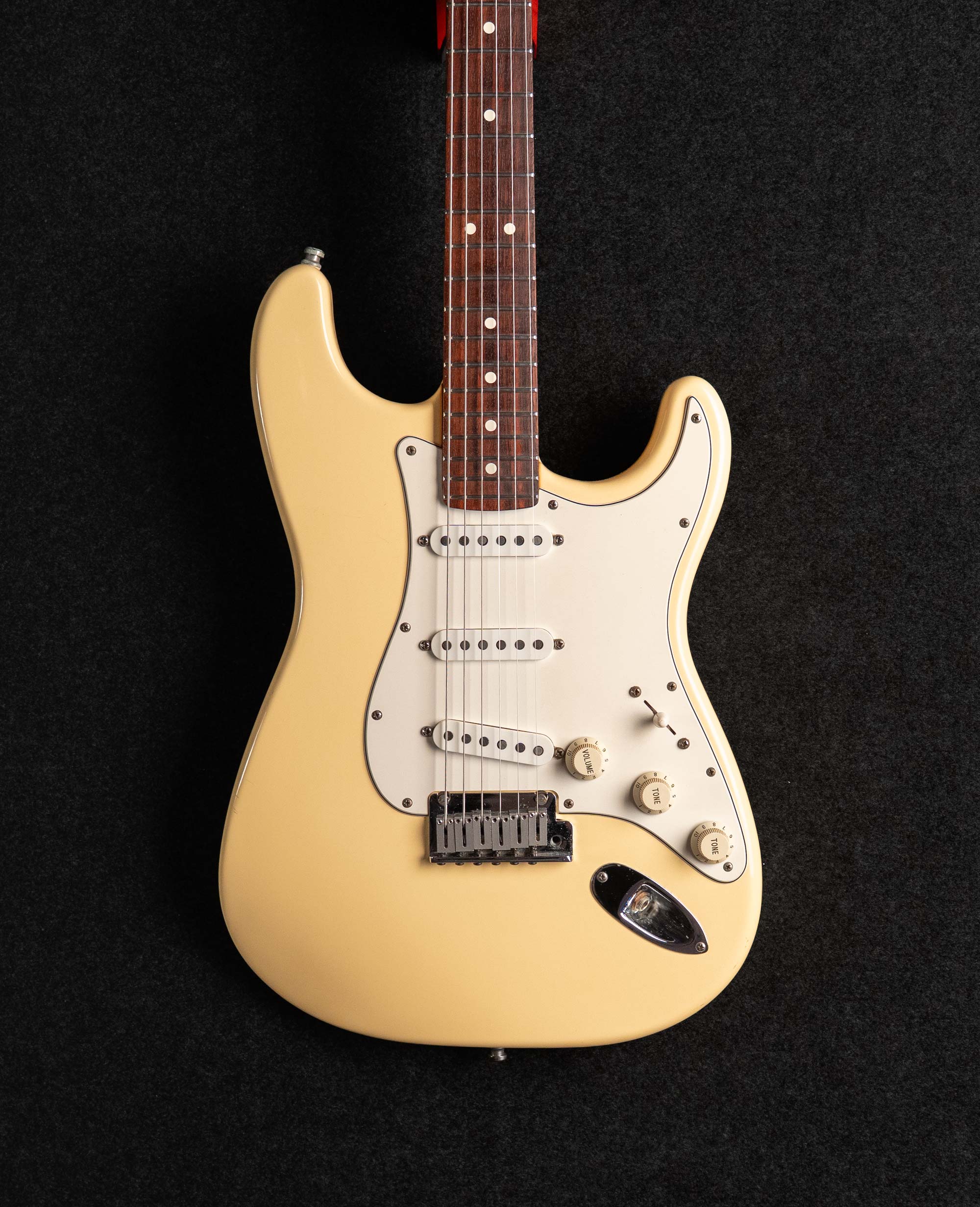 Электрогитара Fender American Standard Stratocaster,1996 - купить в "Гитарном Клубе"