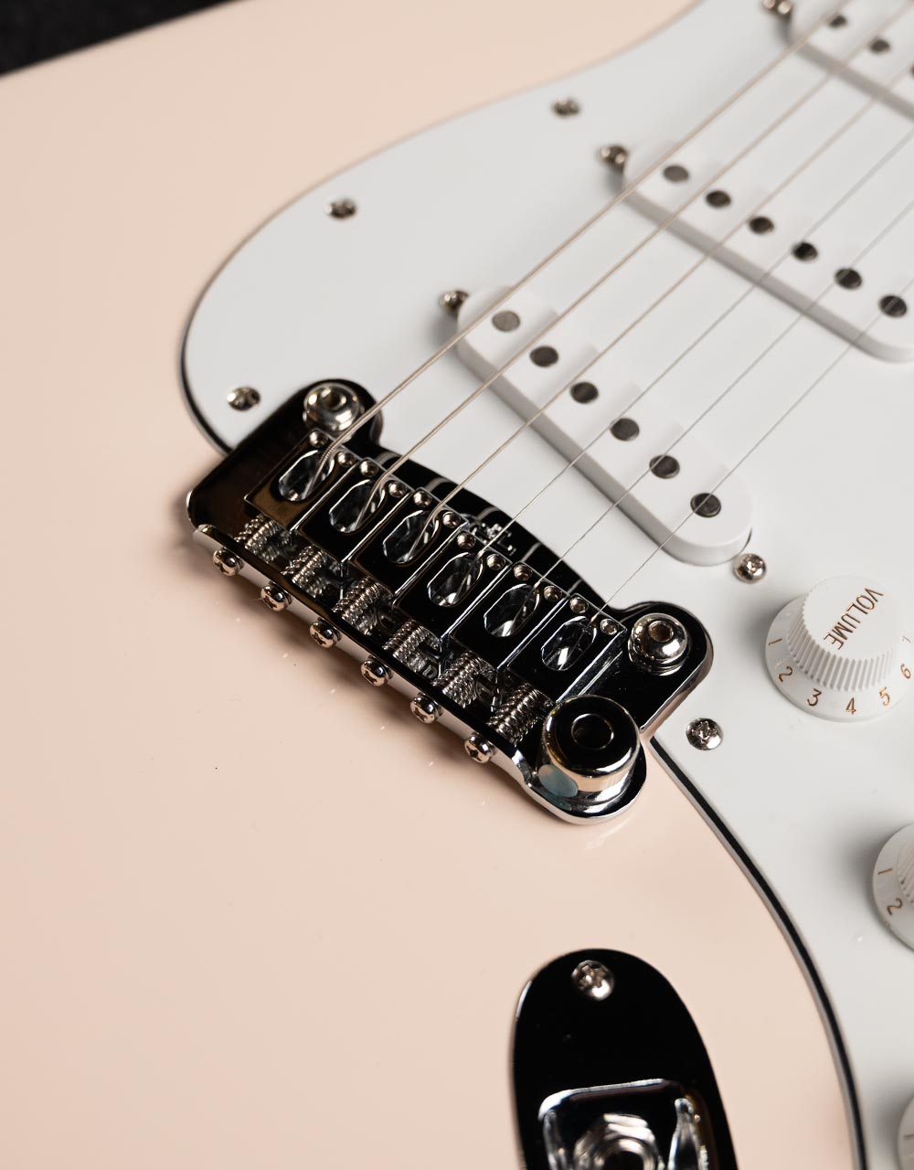 Электрогитара G&L Tribute Legacy Gloss White MP Poplar - купить в "Гитарном Клубе"