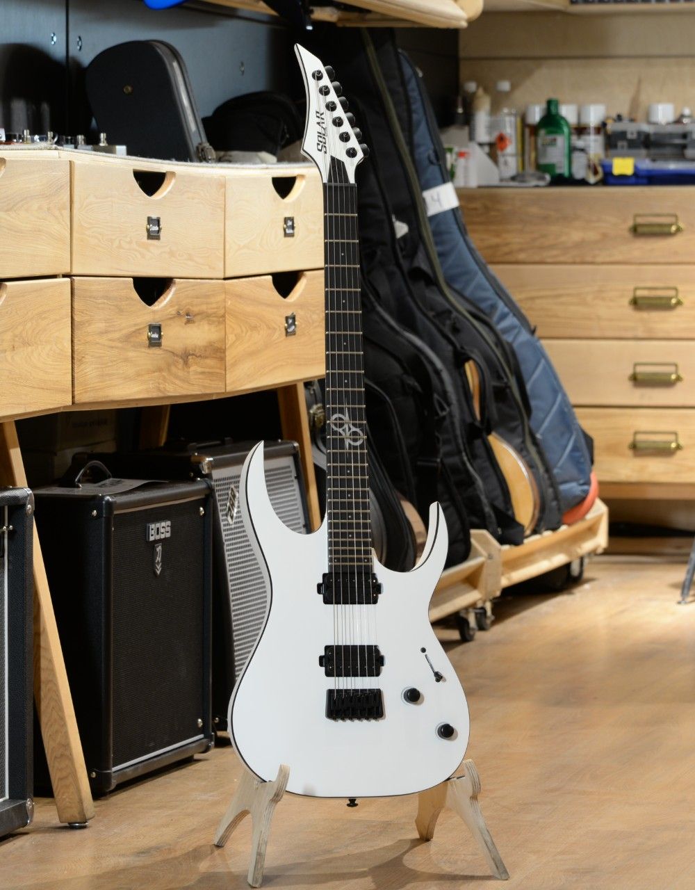Электрогитара Solar Guitars S2.6W White - купить в "Гитарном Клубе"