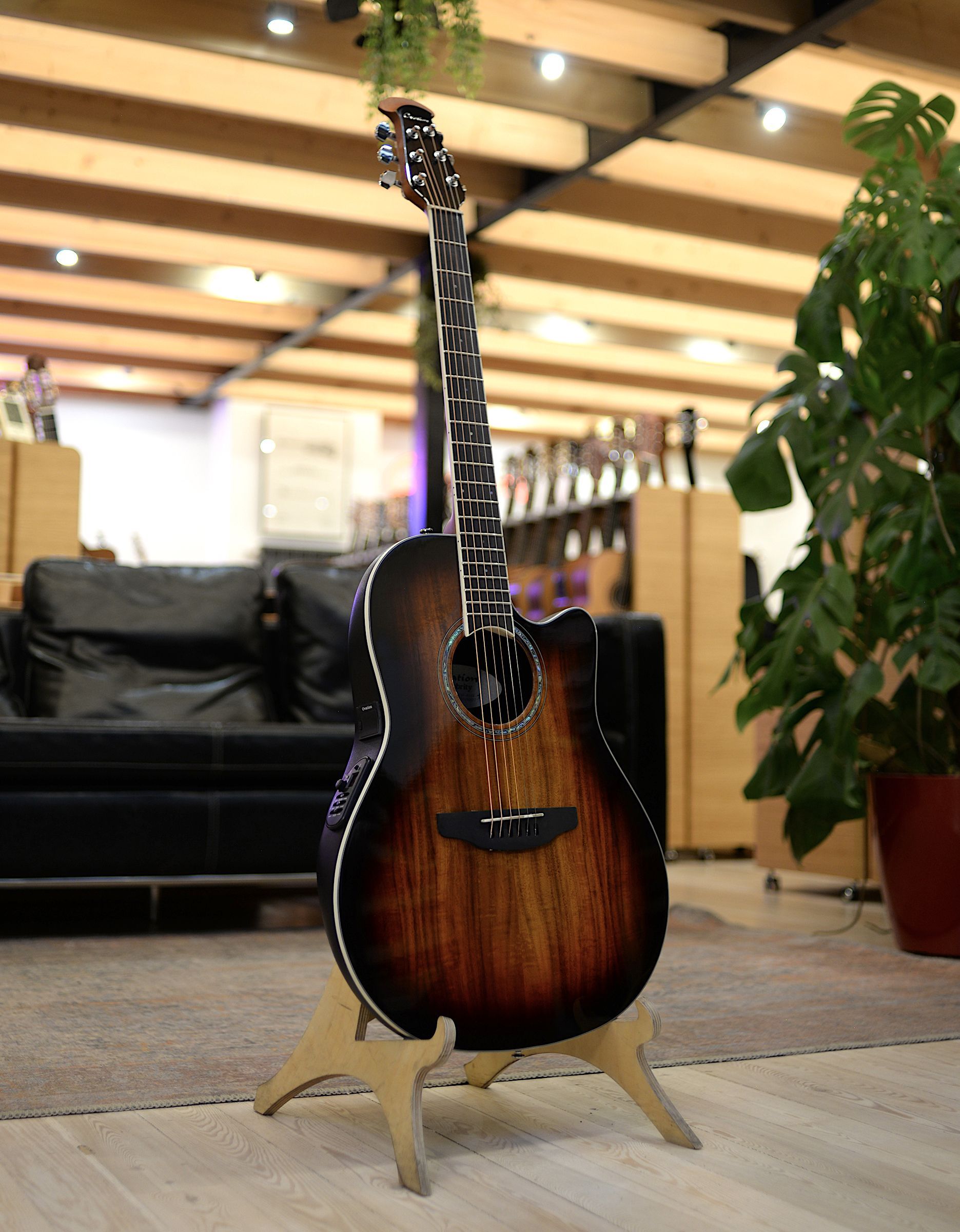 Электроакустическая гитара Ovation CS28P-KOAB Celebrity Standard Plus Super Shallow Koa Burst - купить в "Гитарном Клубе"