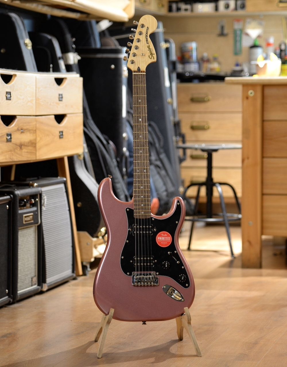 Электрогитара Squier Affinity Stratocaster HH LRL Burgundy Mist - купить в "Гитарном Клубе"