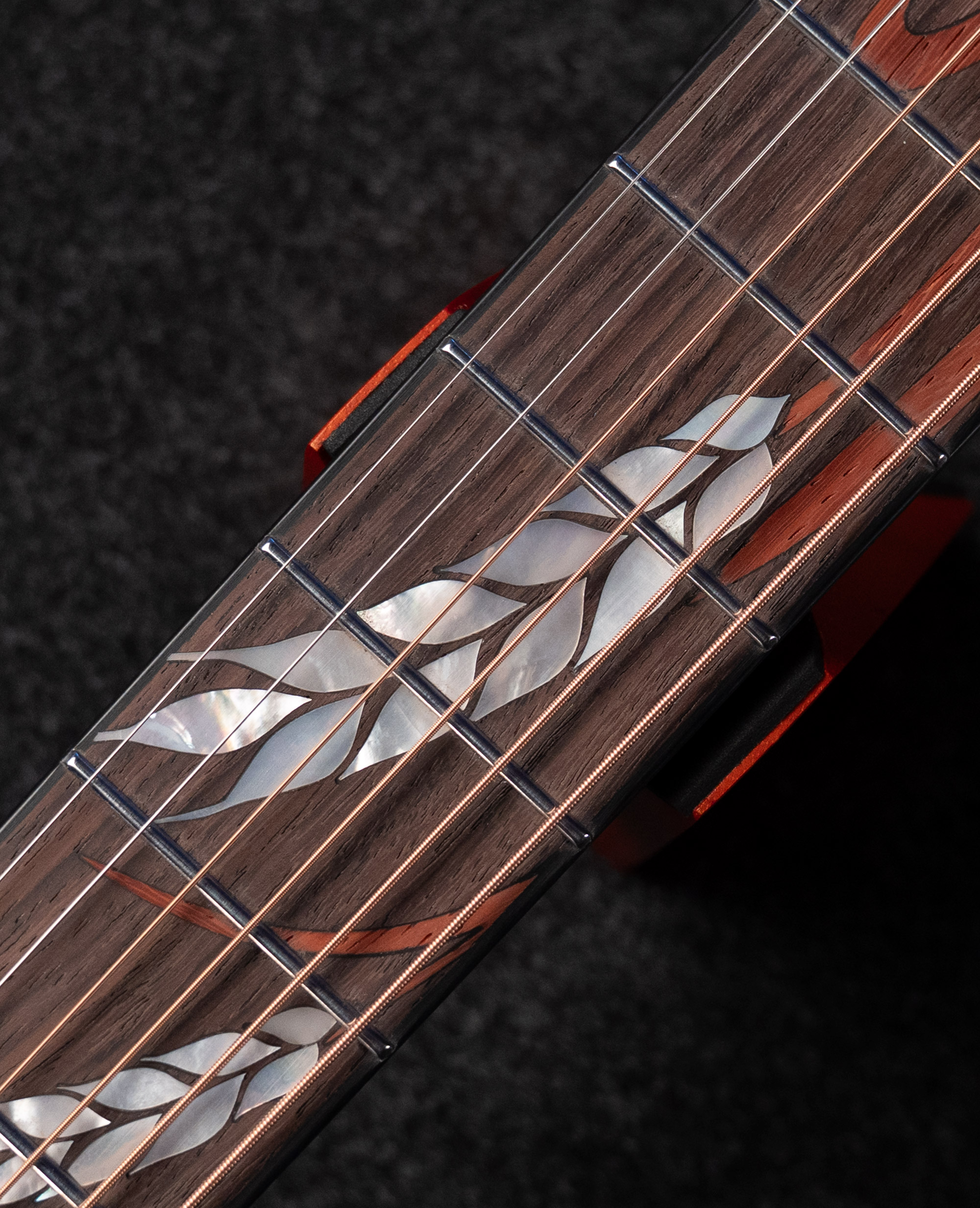 Акустическая гитара Covenant Focus Red X - купить в "Гитарном Клубе"