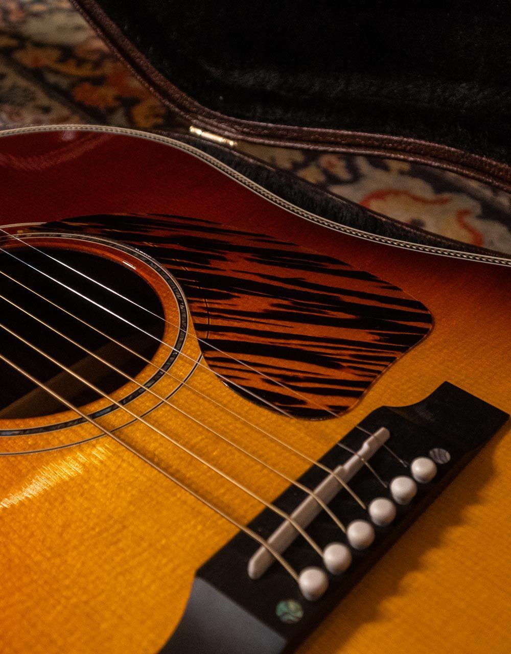 Электроакустическая гитара Gibson J-45 Deluxe Rosewood Burst - купить в "Гитарном Клубе"