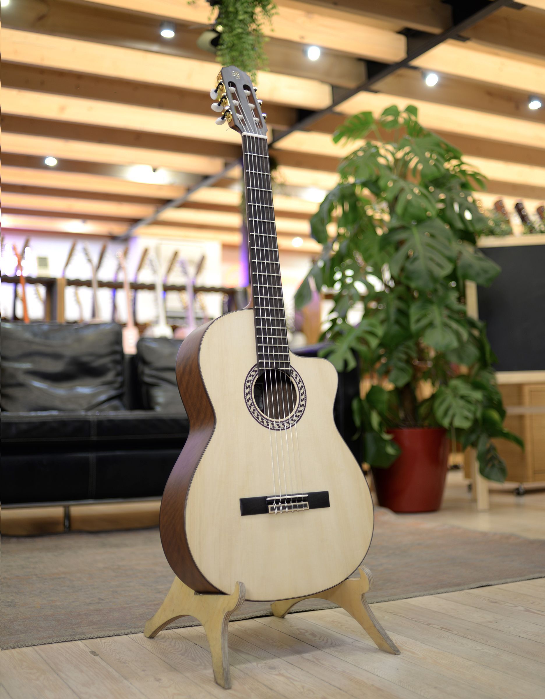 Классическая гитара Prudencio Saez 1-CW (50) Spruce - купить в "Гитарном Клубе"