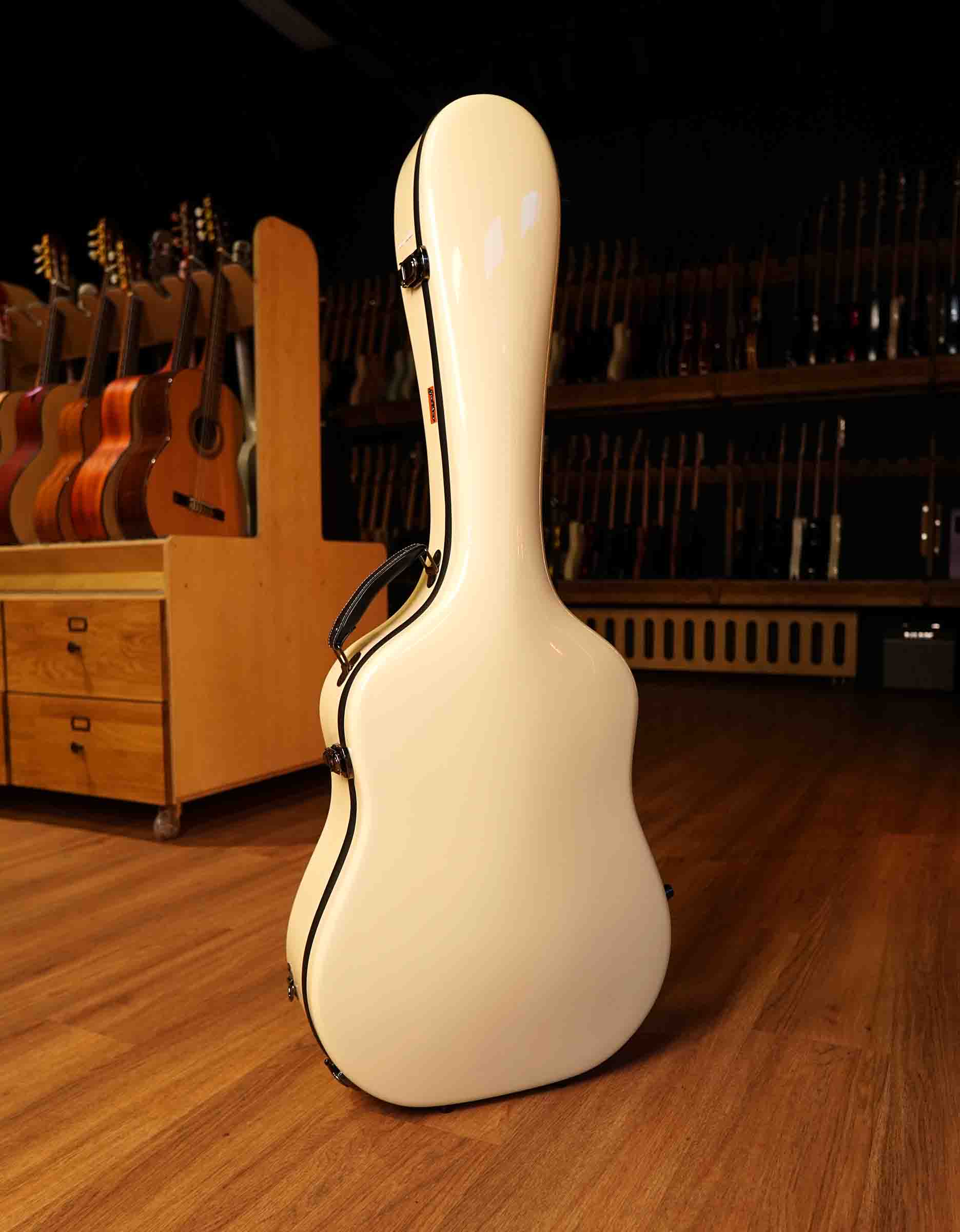 Кейс для акустической гитары Guider FWC-600 - купить в "Гитарном Клубе"
