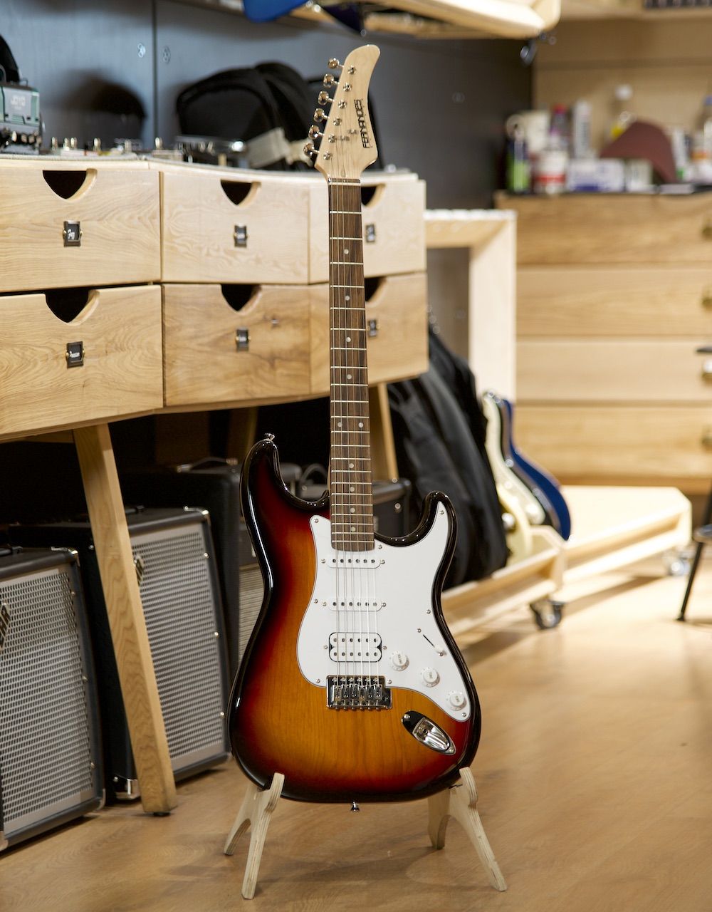 Электрогитара Fernandes LE-1Z HSS Sunburst - купить в "Гитарном Клубе"