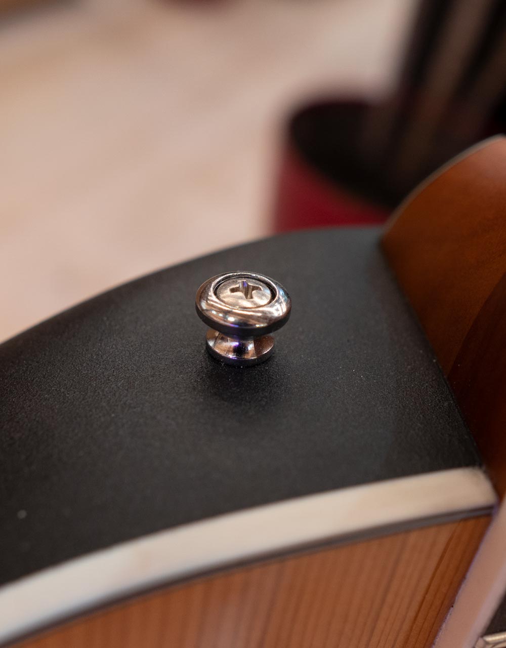 Классическая гитара Ovation CS24C-4 Celebrity Standard Mid Cutaway Natural - купить в "Гитарном Клубе"