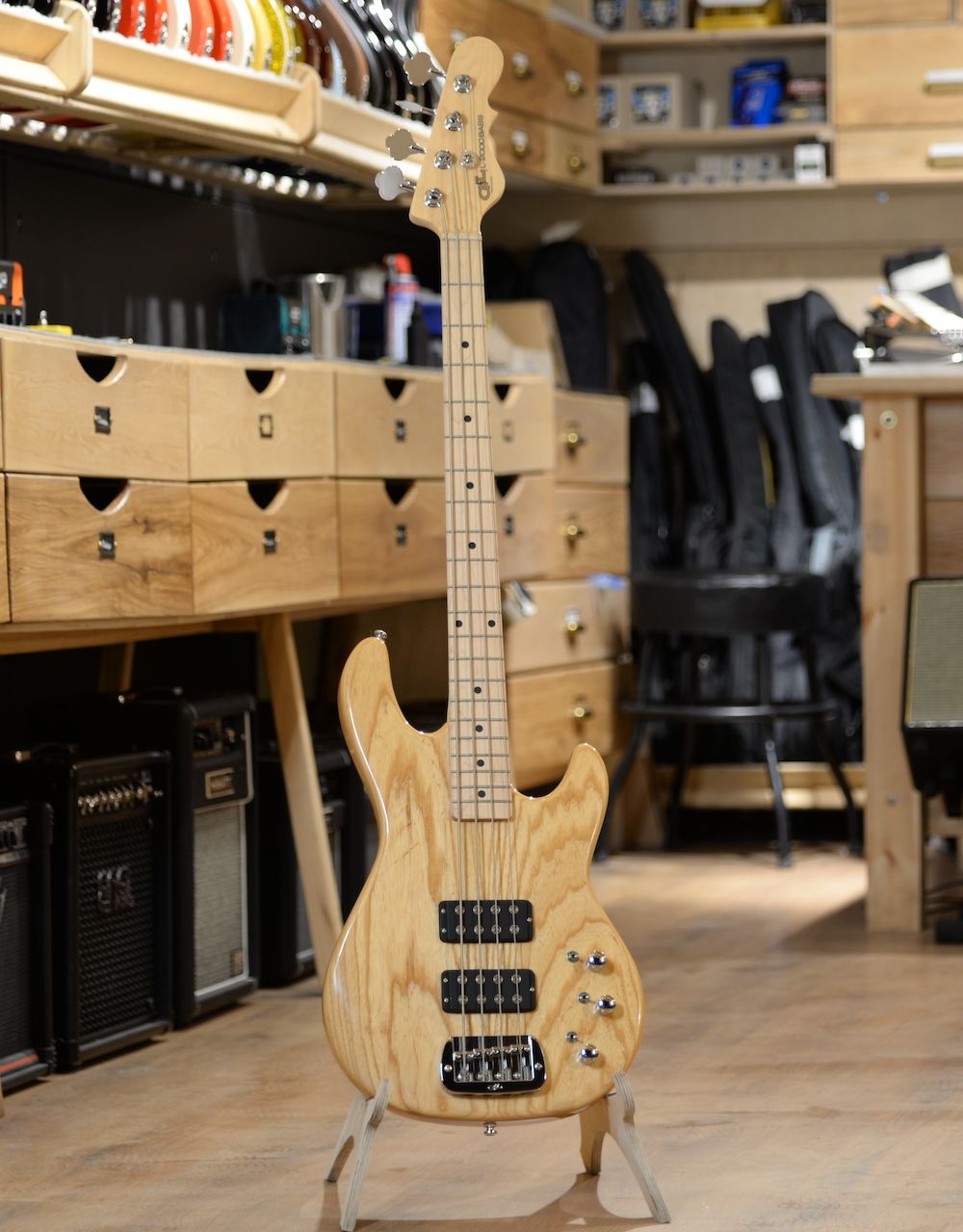 Бас-гитара G&L Tribute L-2000 Natural Gloss MP - купить в "Гитарном Клубе"