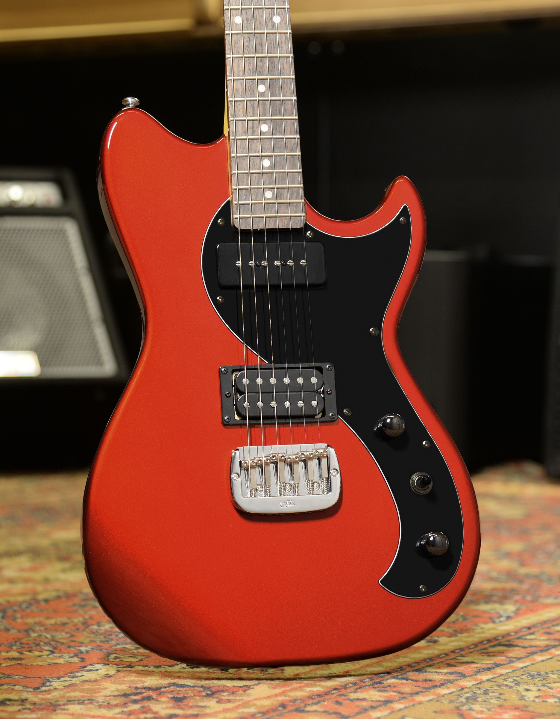 Электрогитара G&L Tribute Fallout Candy Apple Red RW Poplar - купить в "Гитарном Клубе"