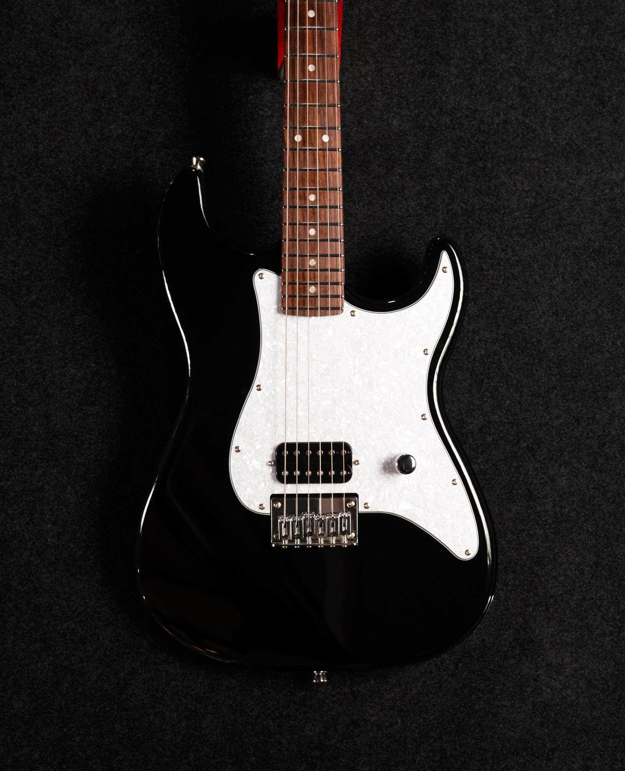 Электрогитара JET JS-400 HT BK - купить в "Гитарном Клубе"