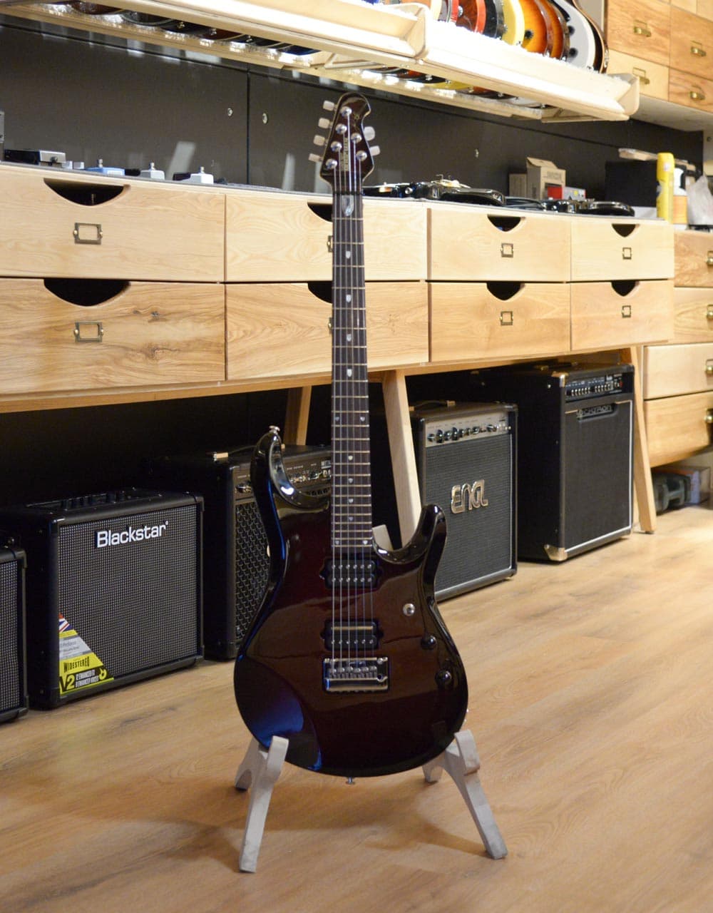 Электрогитара Music Man JP6, именная модель John Petrucci, Pearl Red Burst - купить в "Гитарном Клубе"