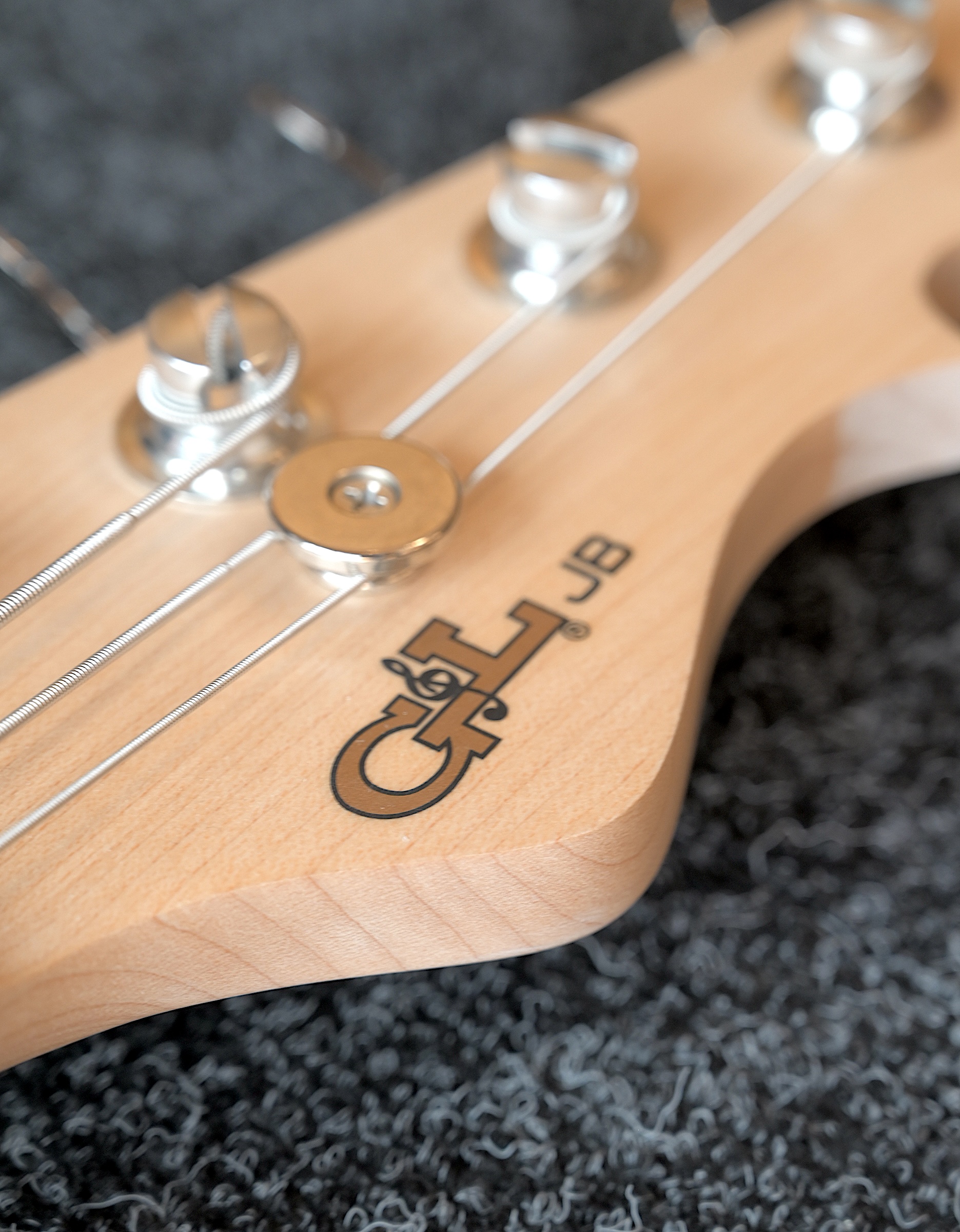 Бас-гитара G&L Builder