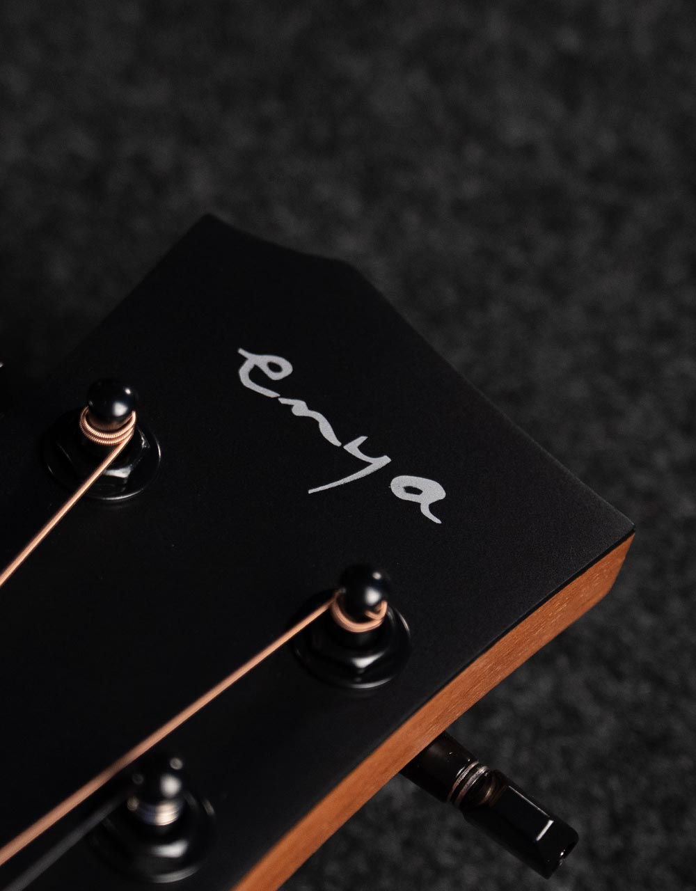 Акустическая гитара Enya EM-X1+ - купить в "Гитарном Клубе"