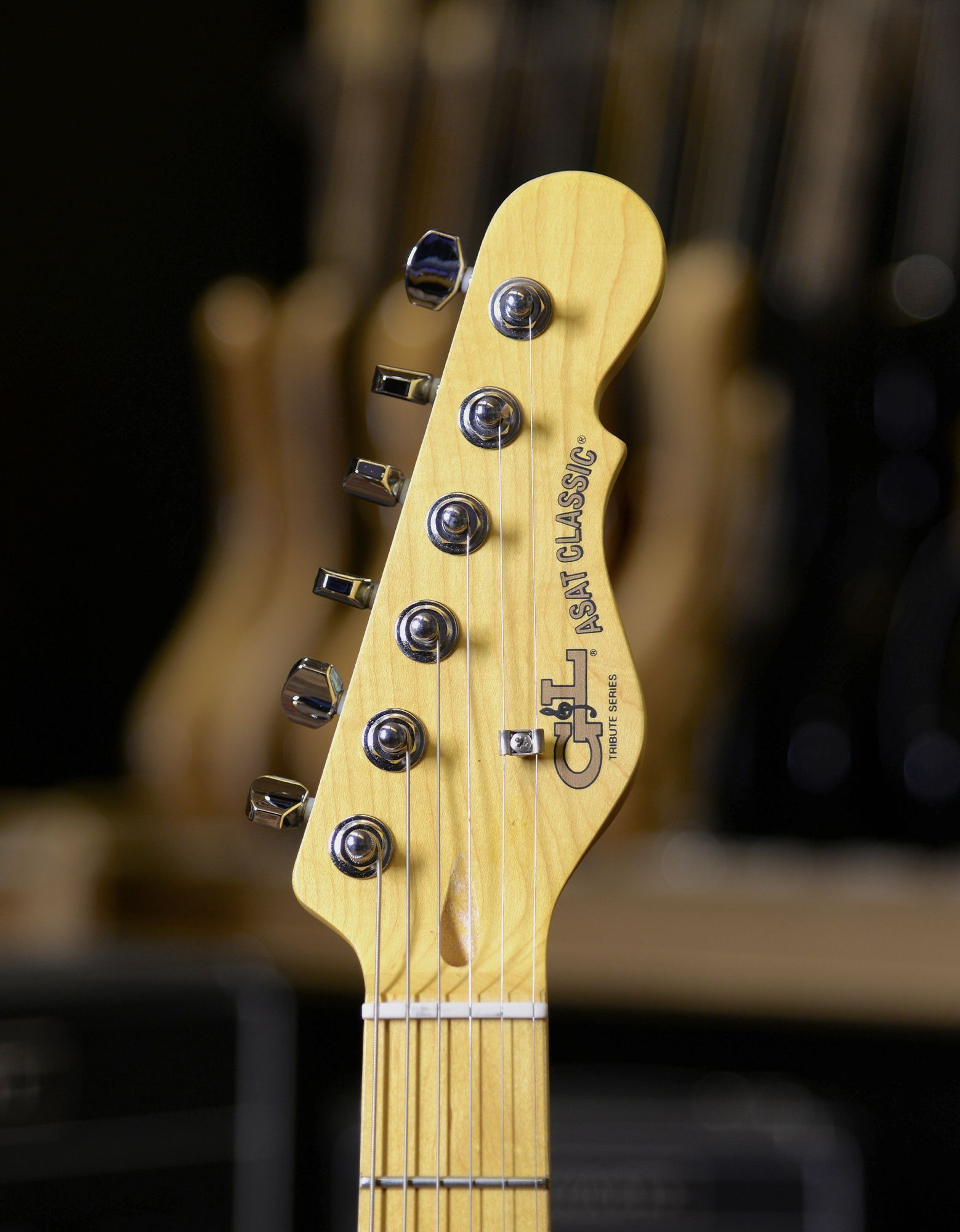 Электрогитара G&L Tribute ASAT Classic Bluesboy Semi-Hollow 3-Tone Sunburst MP SF - купить в "Гитарном Клубе"