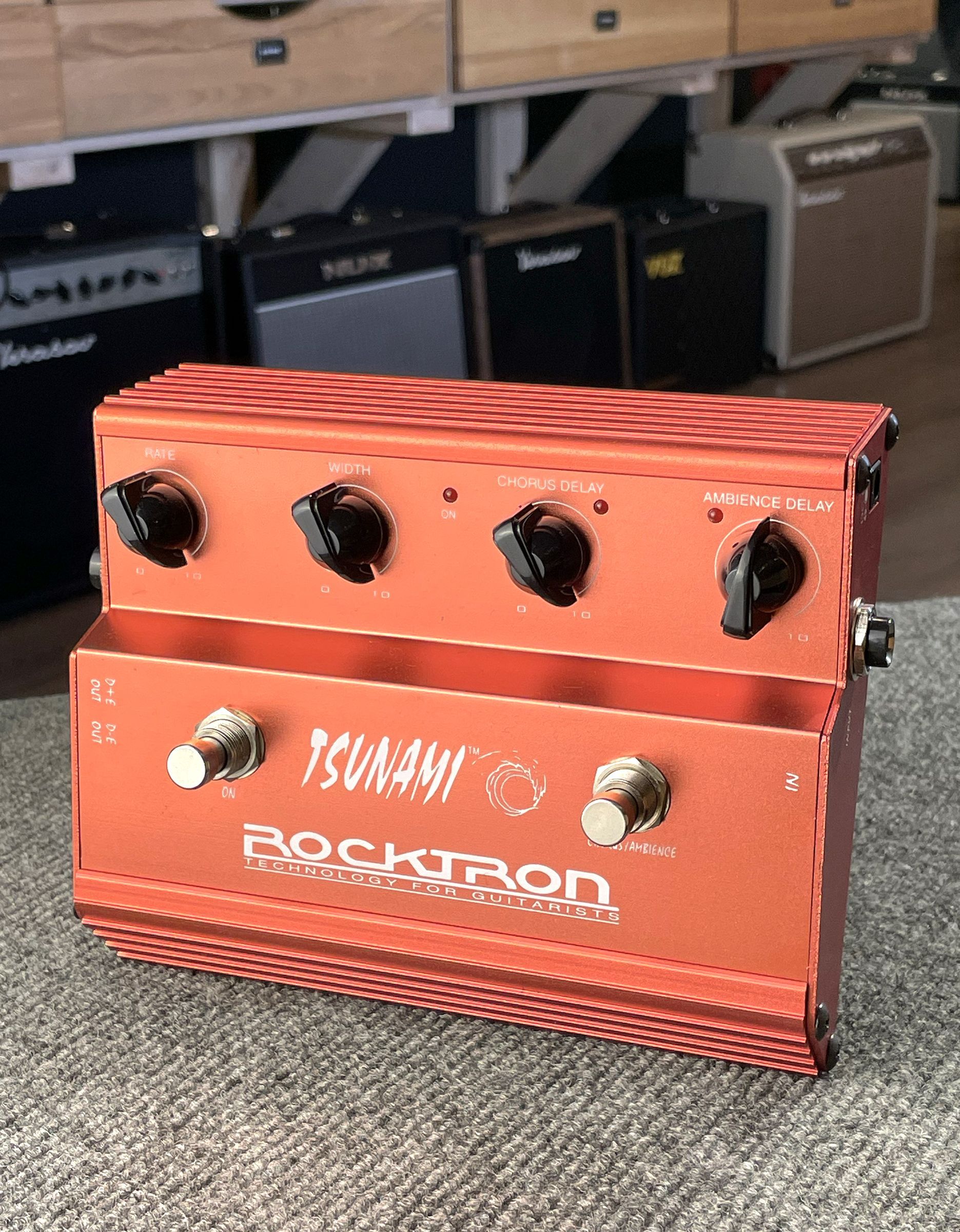 Гитарная педаль Rocktron Tsunami Chorus - купить в "Гитарном Клубе"