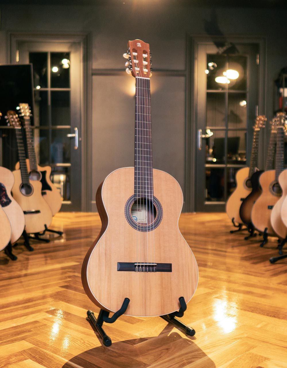 Классическая гитара Alhambra Mod. Z-Nature - купить в "Гитарном Клубе"