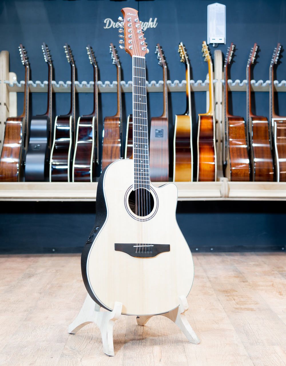 Электроакустическая 12-струнная гитара Ovation Applause AB2412II-4 Balladeer Mid Cutaway Natural - купить в "Гитарном Клубе"