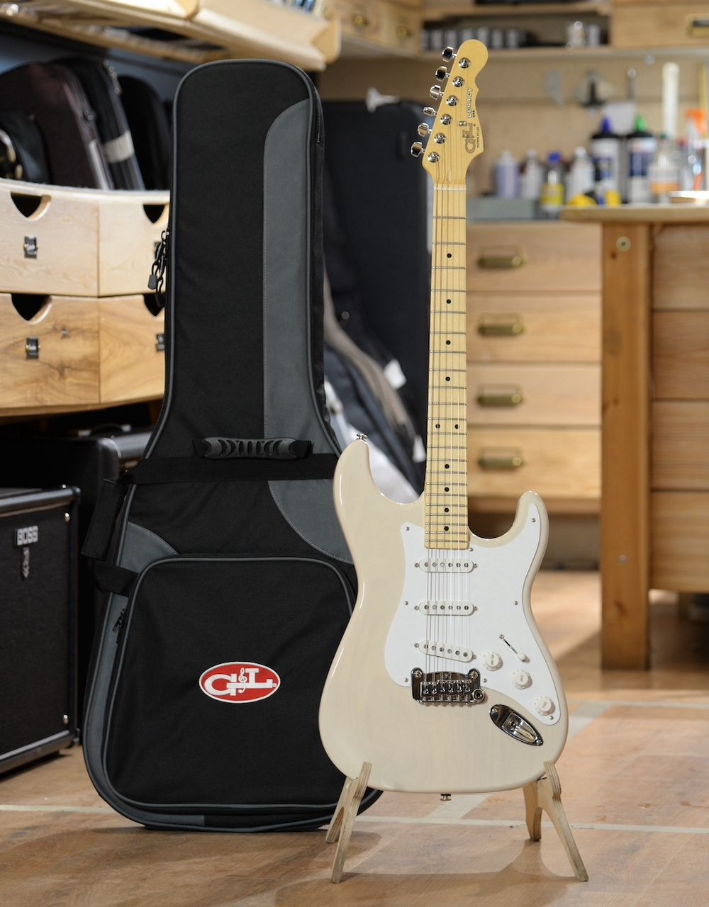 Электрогитара G&L FD Legacy Blonde MP - купить в "Гитарном Клубе"