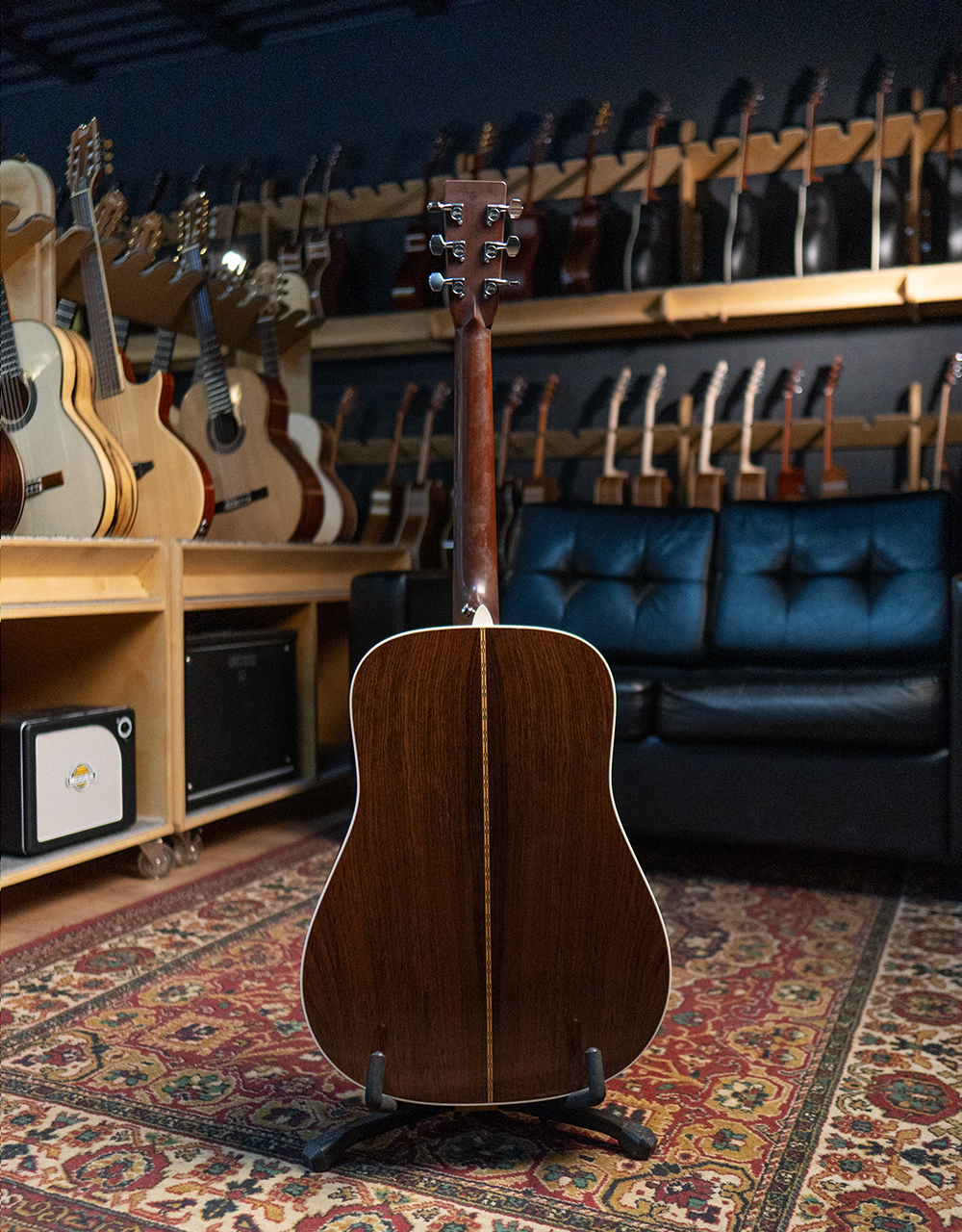 Акустическая гитара Martin D-28, 1998 with L.R. Baggs Element VTS pickup - купить в "Гитарном Клубе"