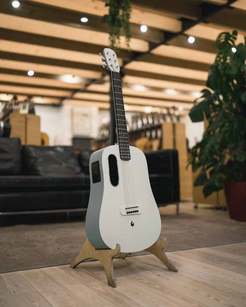 Трансакустическая гитара Blue Lava Touch Green - купить в "Гитарном Клубе"