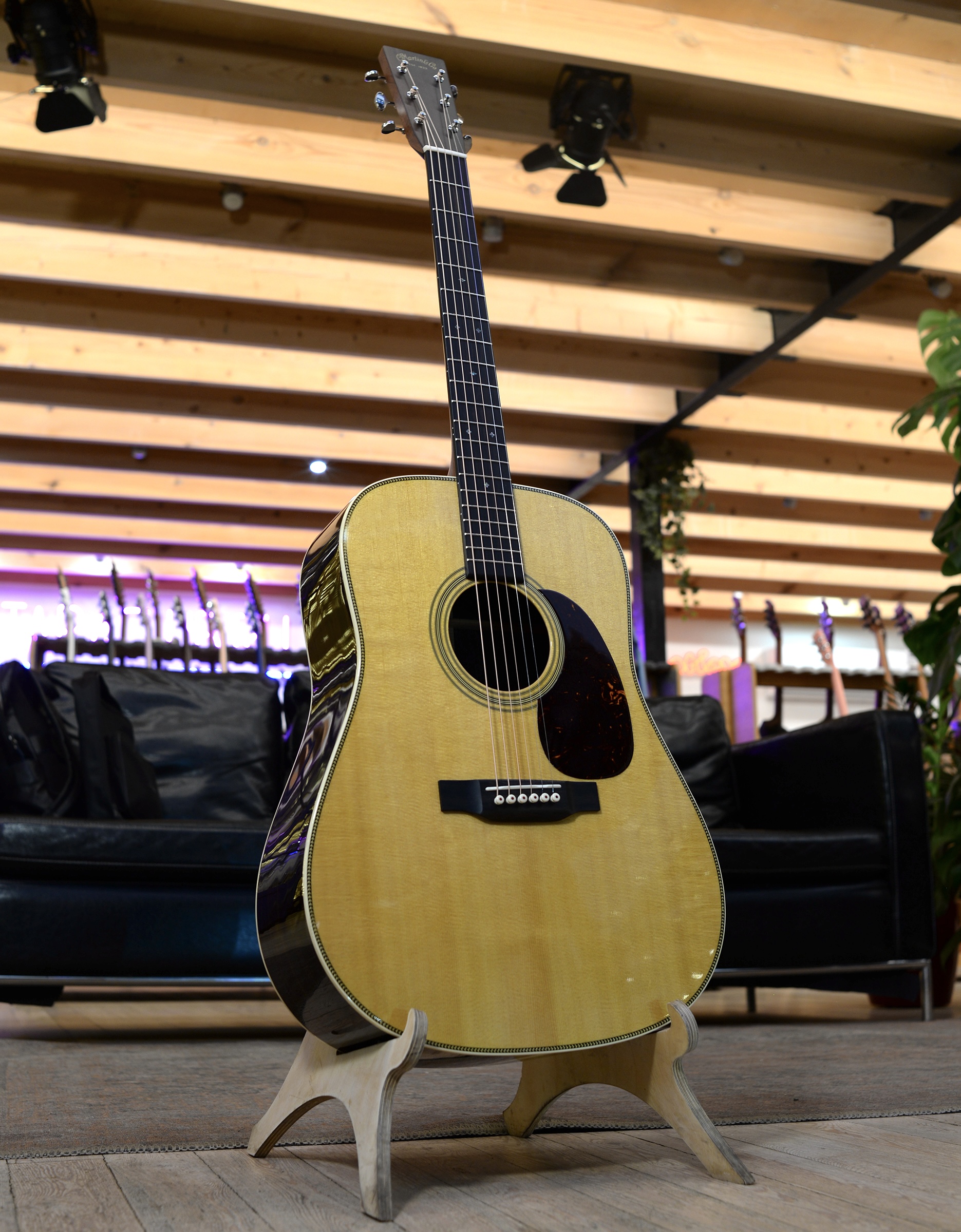 Акустическая гитара Martin HD-28 - купить в "Гитарном Клубе"