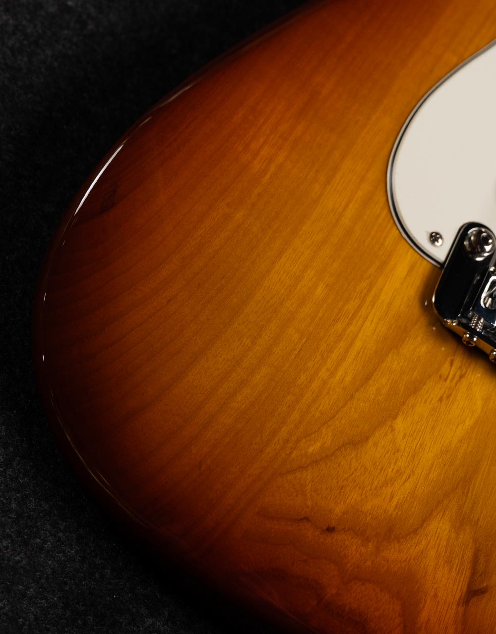 Электрогитара G&L FD Legacy HB Old School Tobacco Sunburst MP - купить в "Гитарном Клубе"