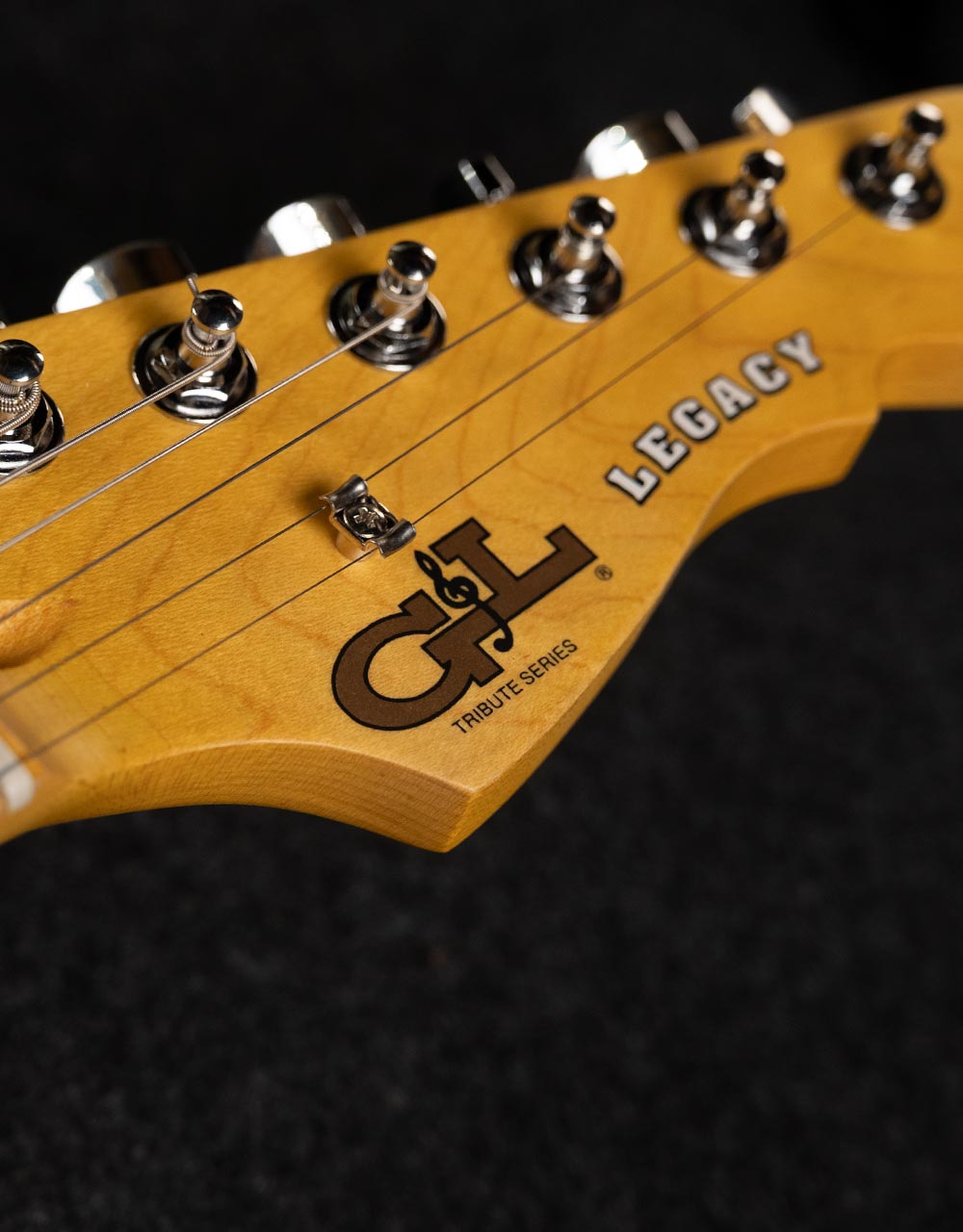 Электрогитара G&L Tribute Legacy Gloss White MP Poplar - купить в "Гитарном Клубе"