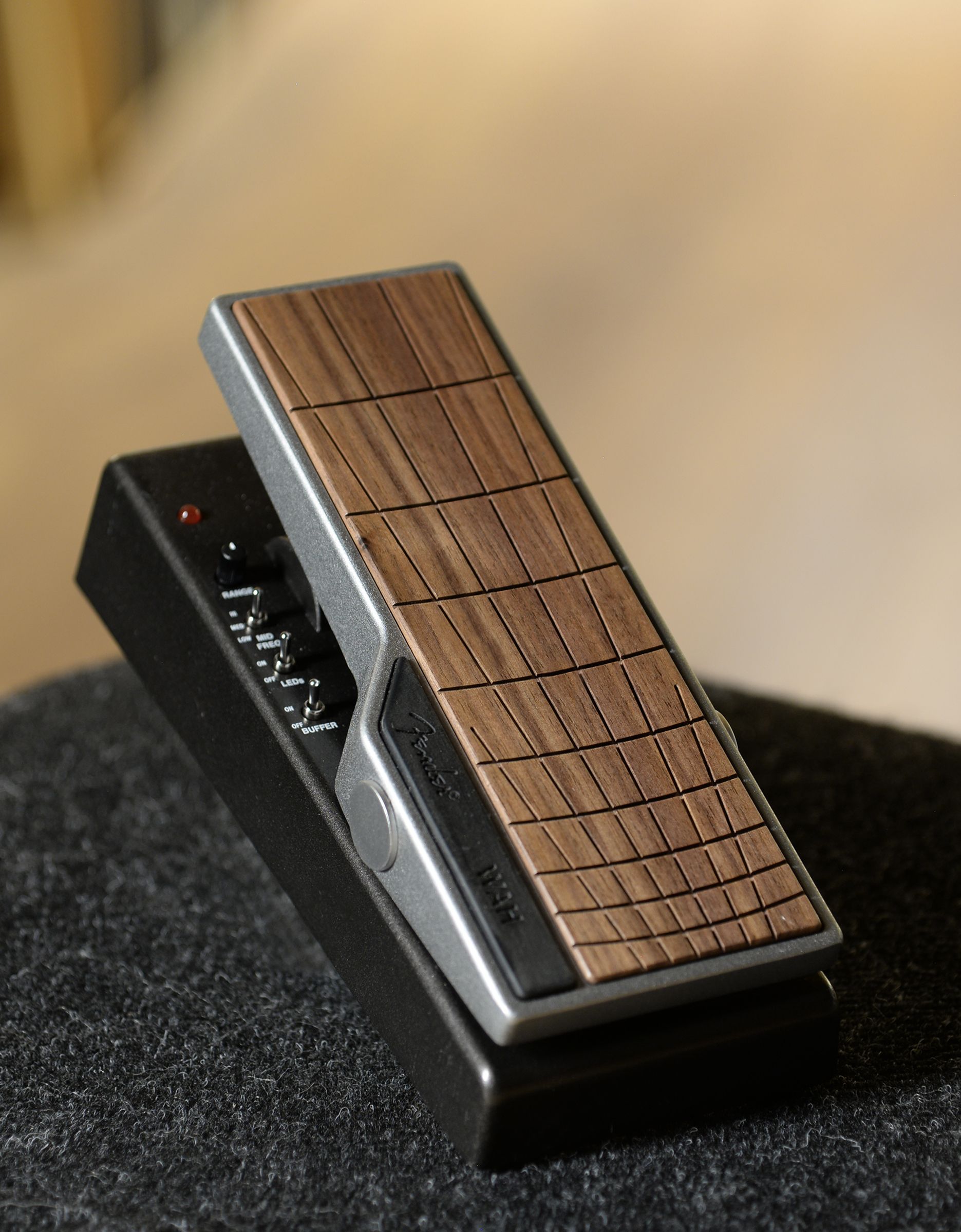 Гитарная педаль Fender Tread-Light Wah Pedal - купить в "Гитарном Клубе"
