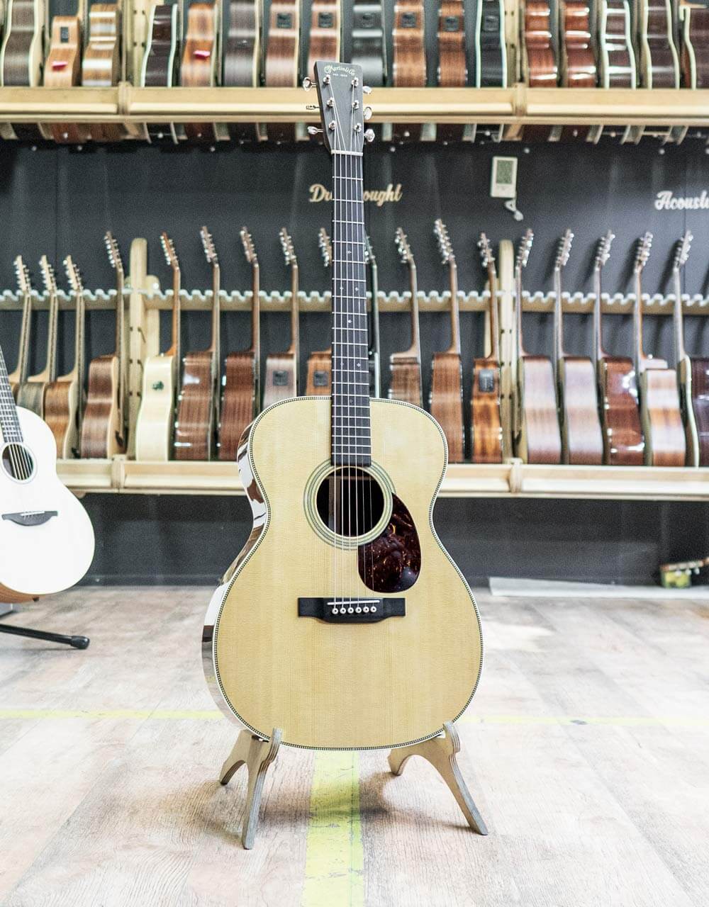 Акустическая гитара Martin OM-28 - купить в "Гитарном Клубе"