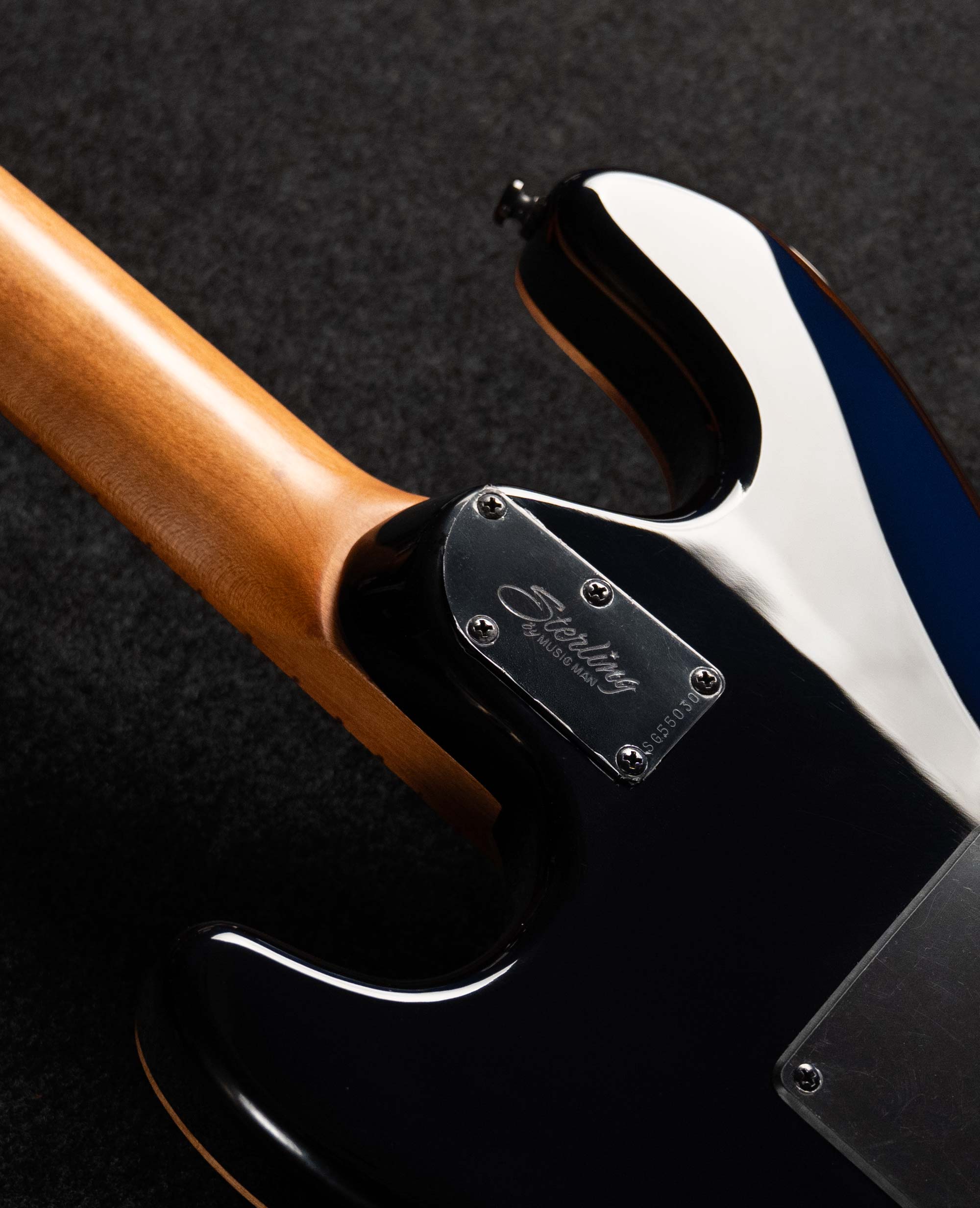 Электрогитара Sterling Sabre in Cobra Burst - купить в "Гитарном Клубе"
