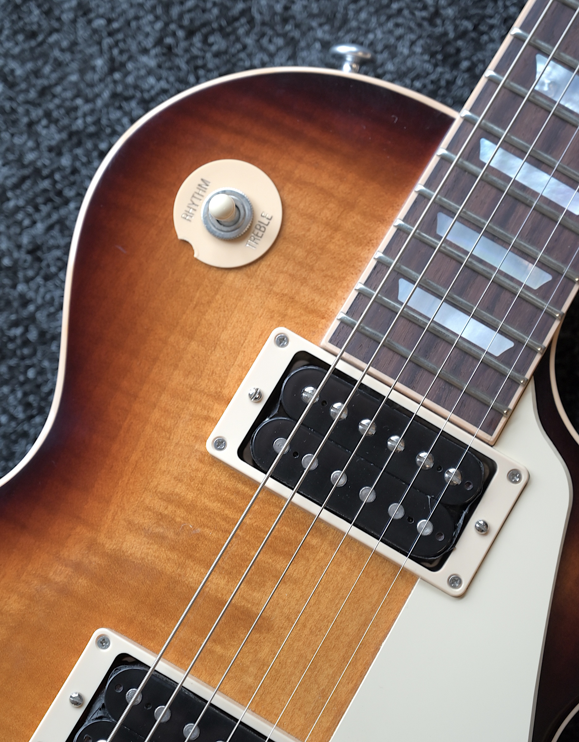 Электрогитара Gibson Les Paul Less Plus Desert Burst, 2015 - купить в "Гитарном Клубе"