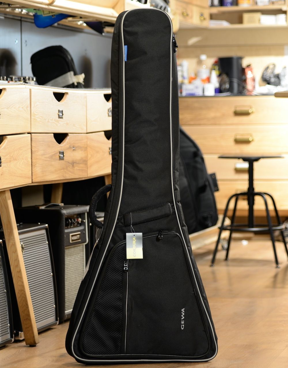 Чехол для электрогитары GEWA Economy 12 E-Guitar Flying-V Black - купить в "Гитарном Клубе"