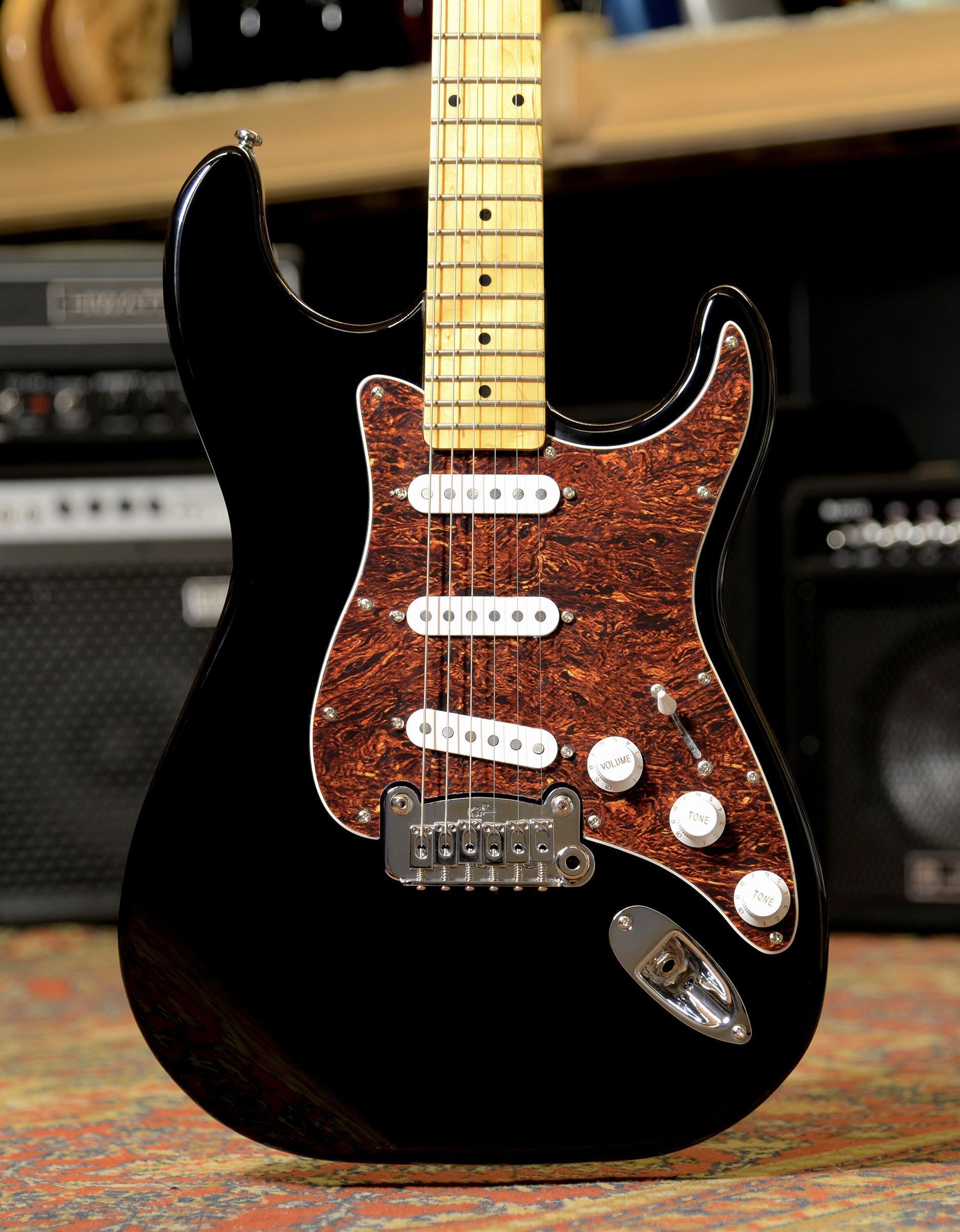 Электрогитара G&L Tribute Legacy Gloss Black MP - купить в "Гитарном Клубе"