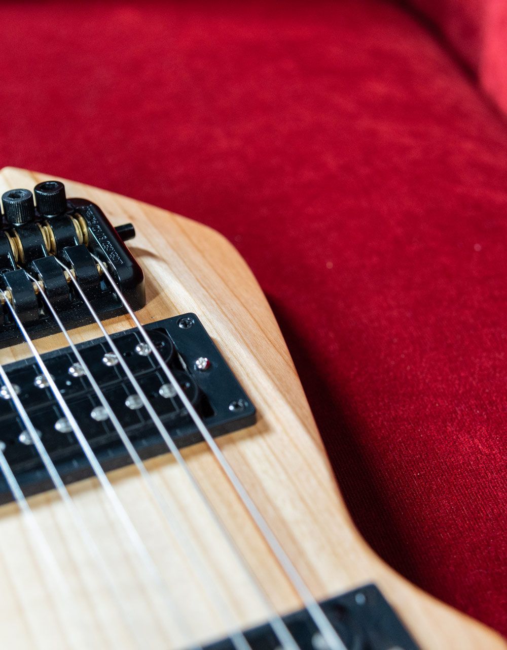 Тревел-электрогитара Inspector Mirage LE Nat - купить в "Гитарном Клубе"