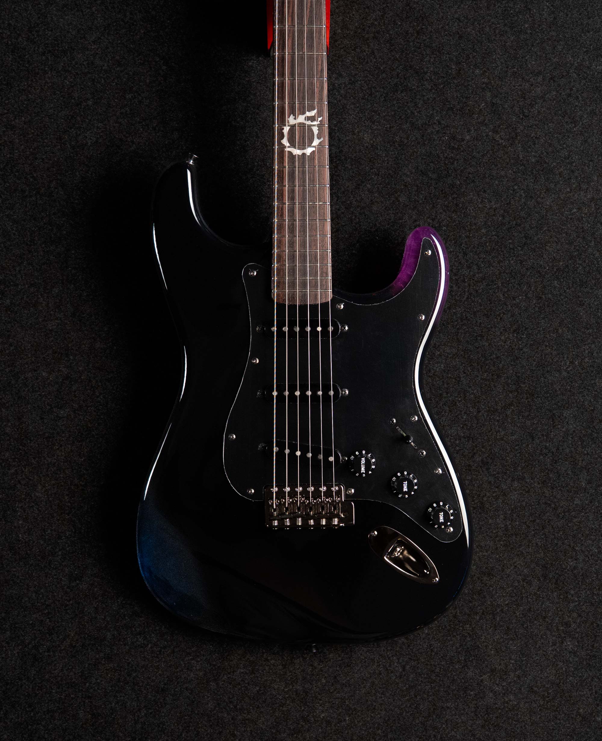 Электрогитара Fender Stratocaster Limited Final Fantasy XIV - купить в "Гитарном Клубе"