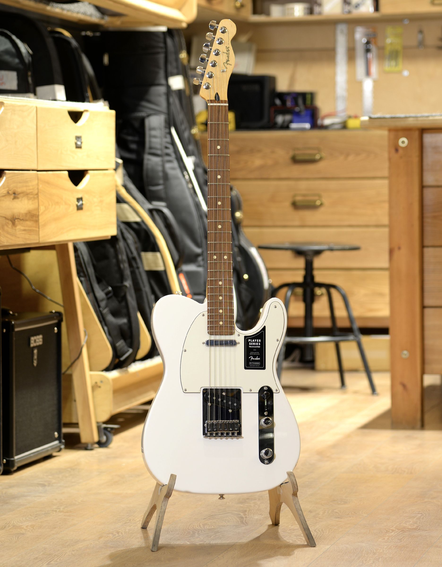 Электрогитара Fender Player Telecaster White PF - купить в "Гитарном Клубе"