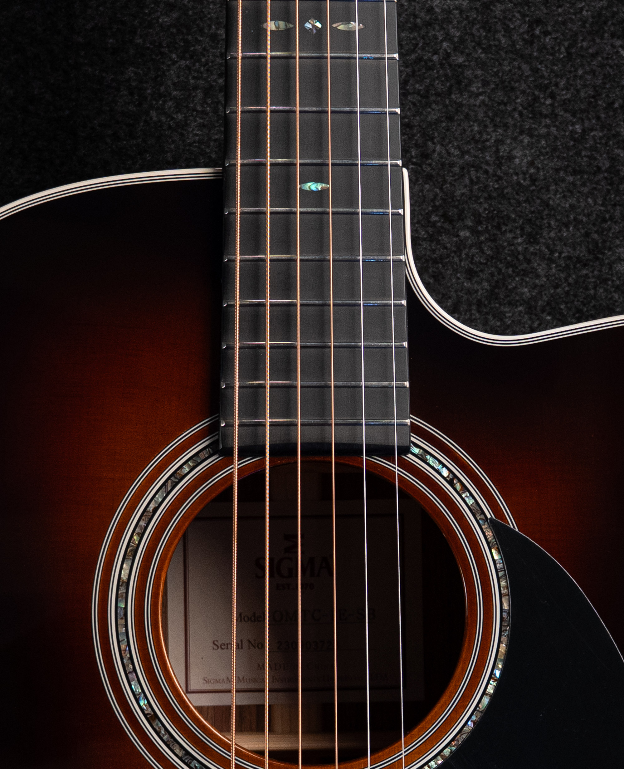 Электроакустическая гитара Sigma OMTC-1E-SB - купить в "Гитарном Клубе"