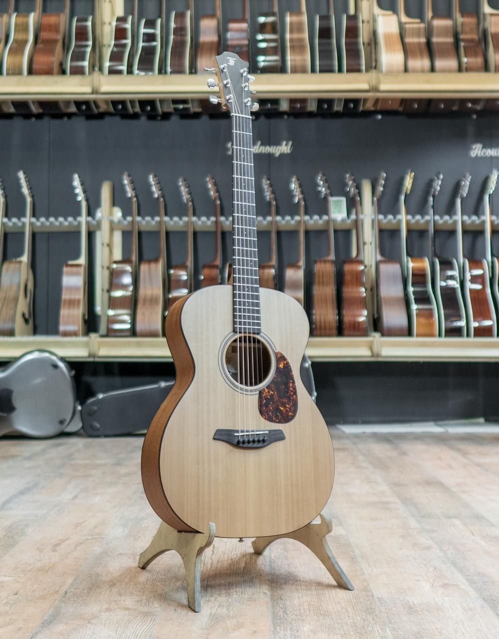 Акустическая гитара Furch Blue OM-CM-BAG - купить в "Гитарном Клубе"