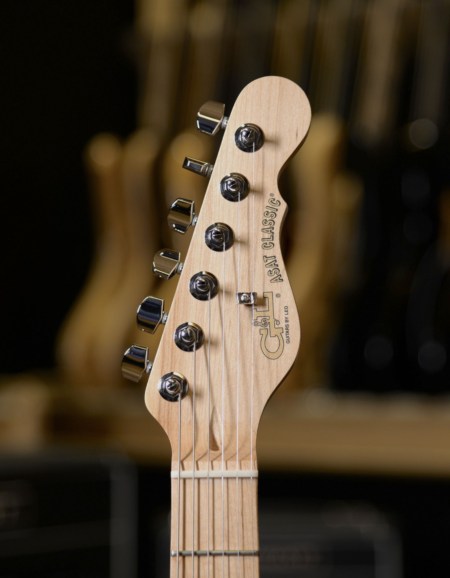 Электрогитара G&L ASAT Classic Semi-Hollow Blonde MP - купить в "Гитарном Клубе"