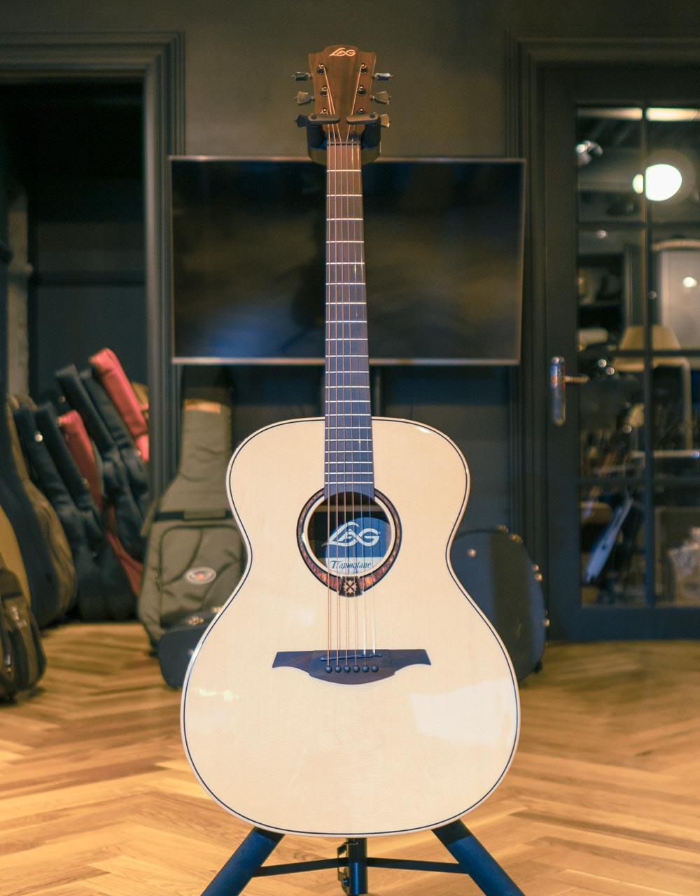 Акустическая гитара LAG GLA T318A - купить в "Гитарном Клубе"