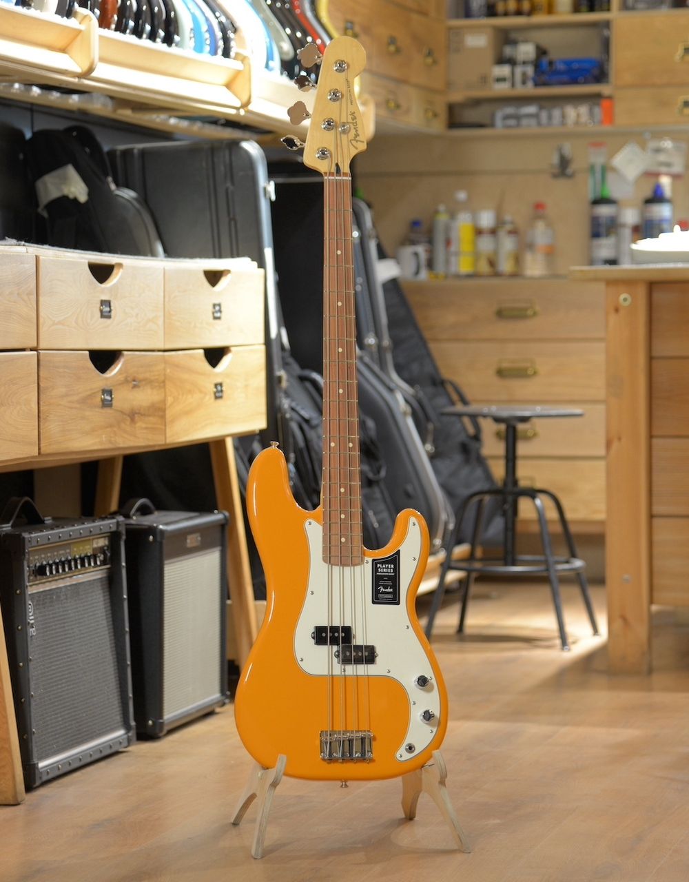 Бас-гитара Fender Player Precision Bass Capri Orange PF - купить в "Гитарном Клубе"