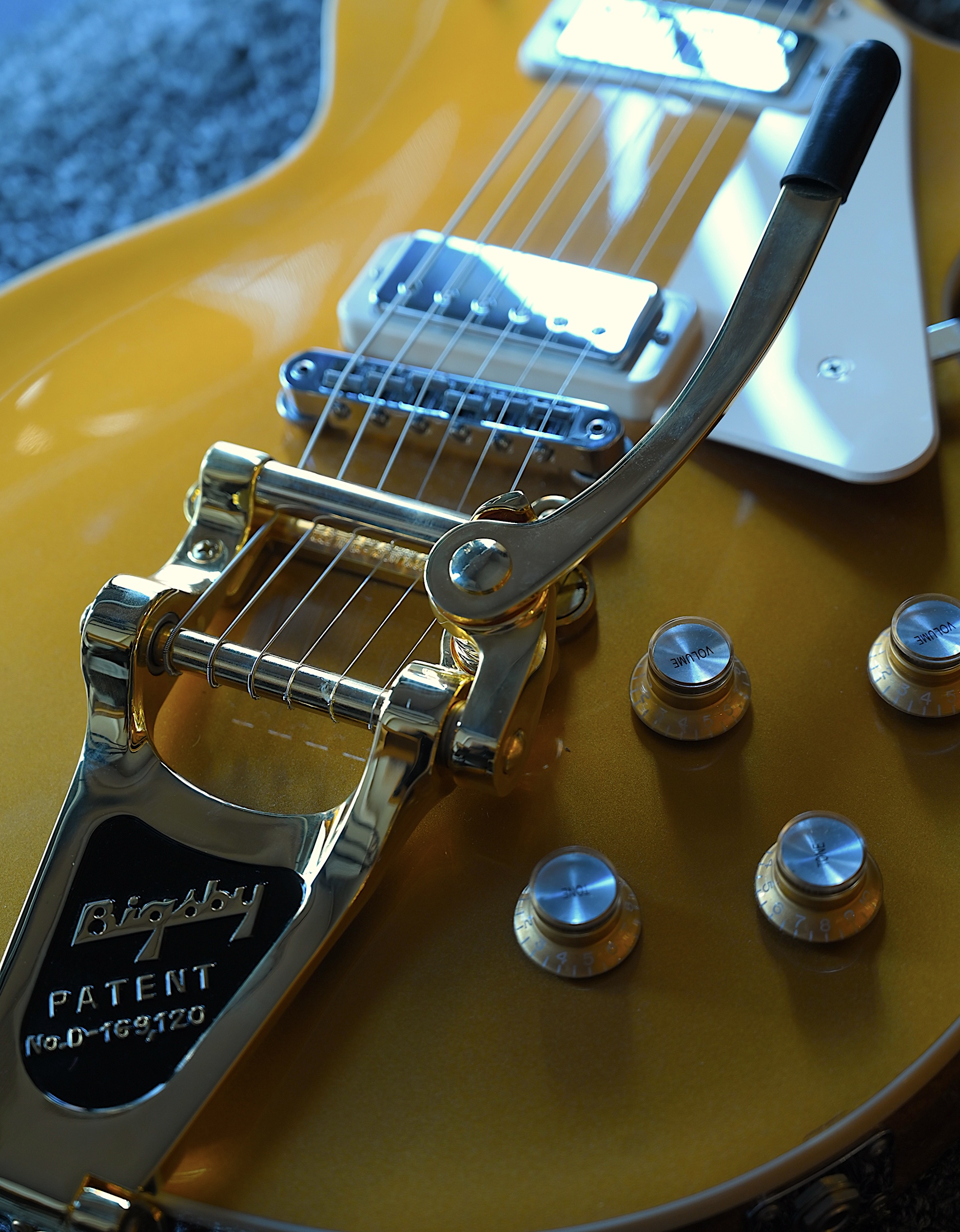 Электрогитара Gibson Les Paul Deluxe Gold Top