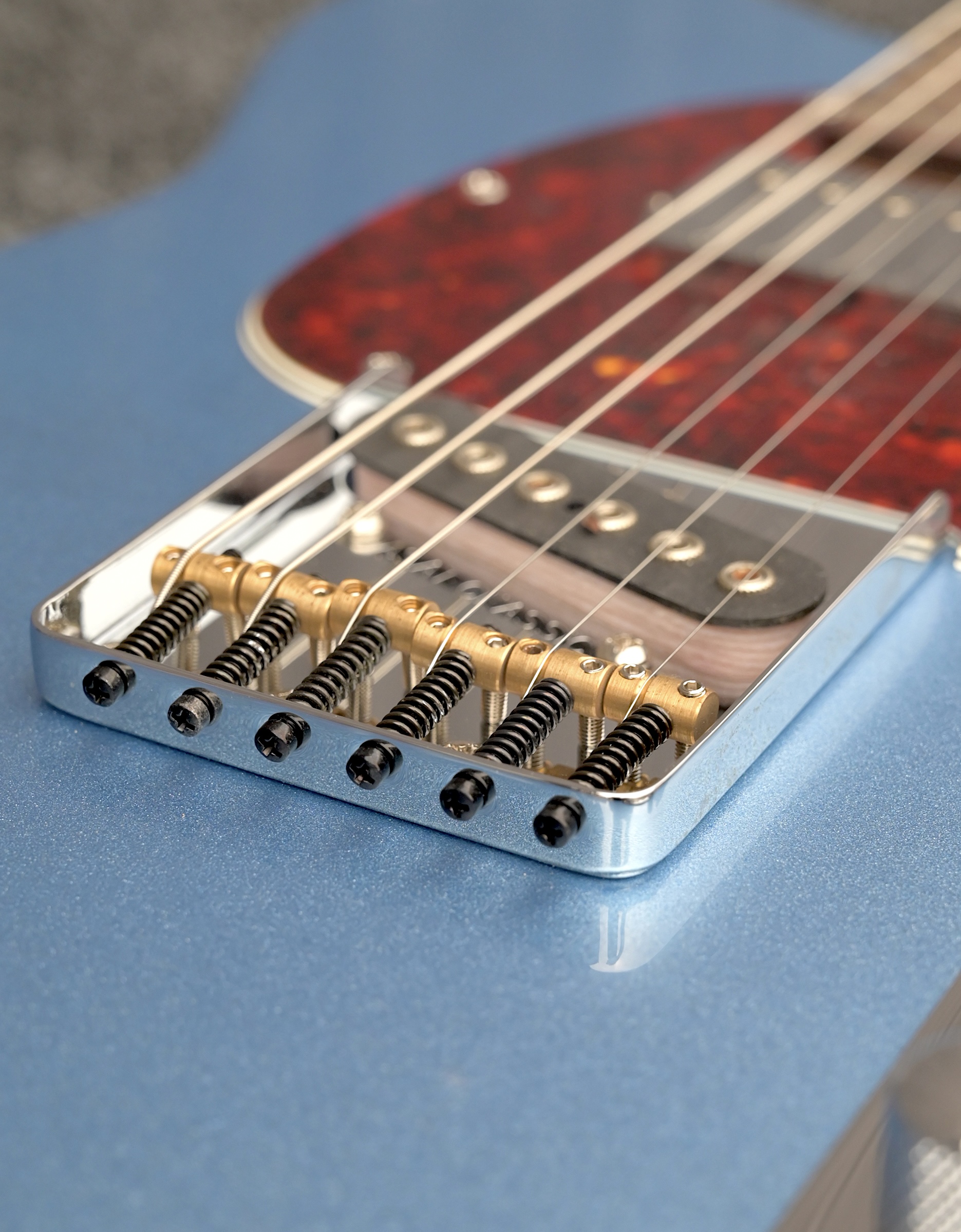 Электрогитара G&L Tribute ASAT Classic Bluesboy Lake Placid Blue RW - купить в "Гитарном Клубе"