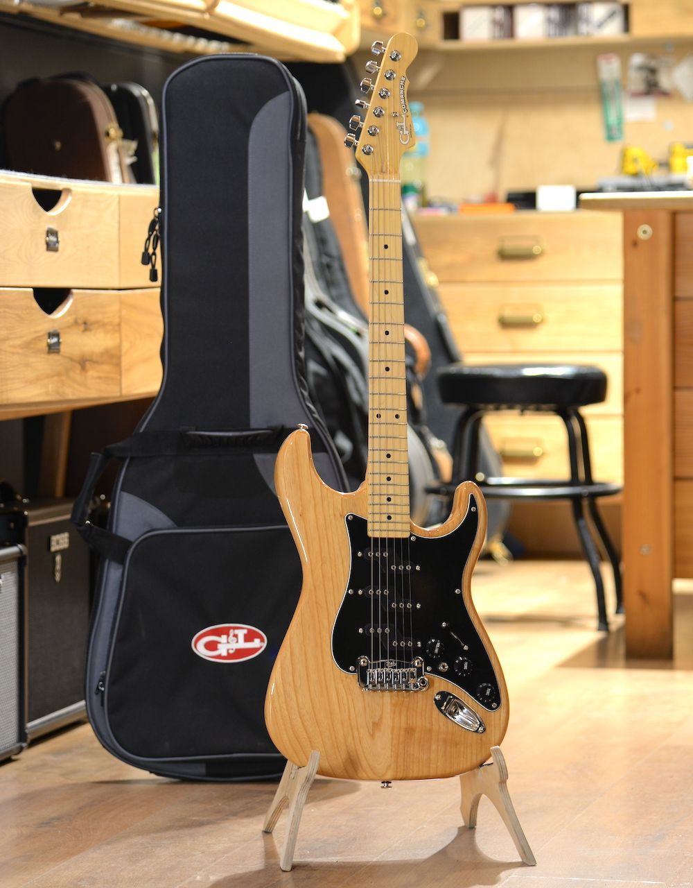 Электрогитара G&L FD Comanche Vintage Natural MP - купить в "Гитарном Клубе"