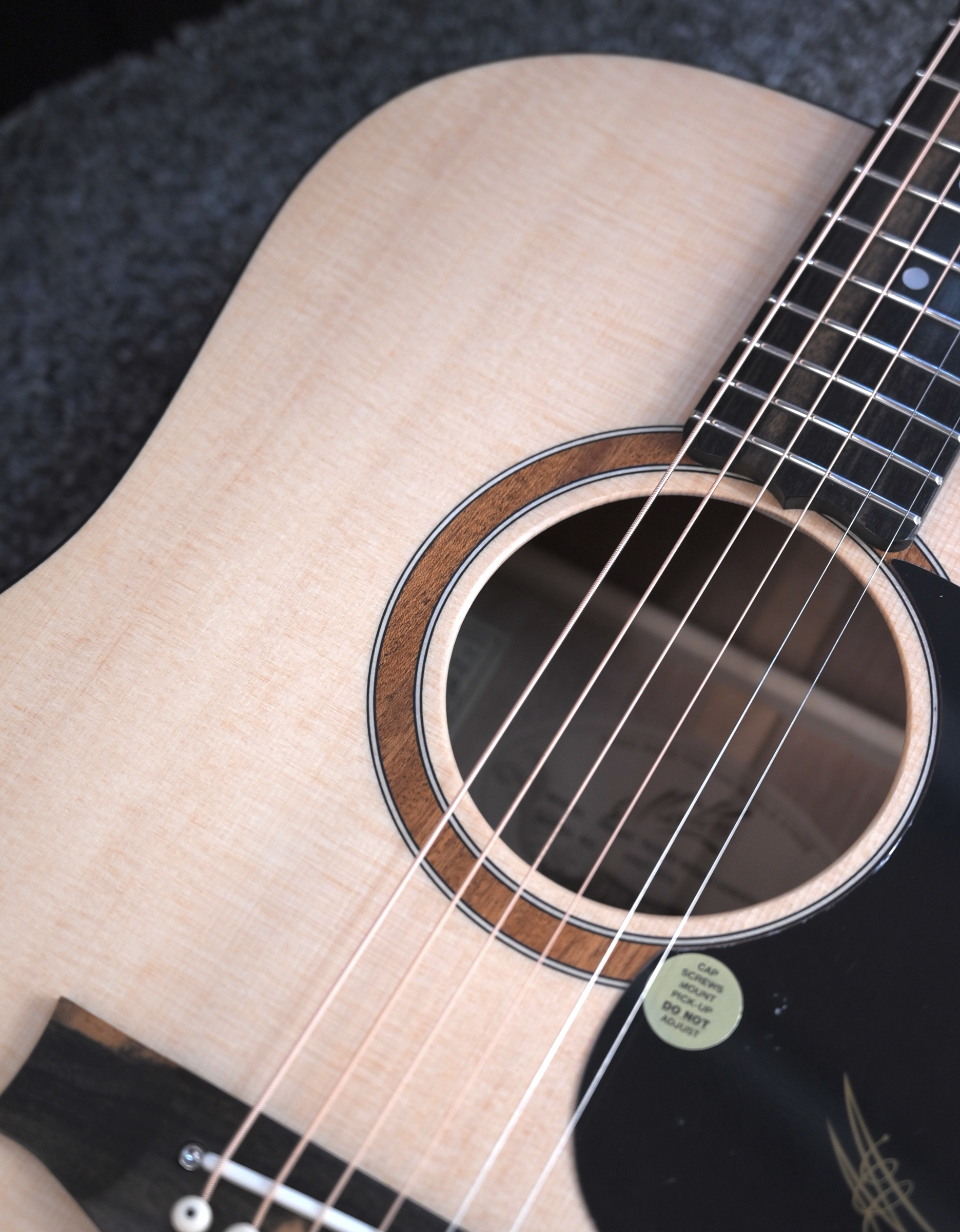 Электроакустическая гитара Maton SRS60C - купить в "Гитарном Клубе"