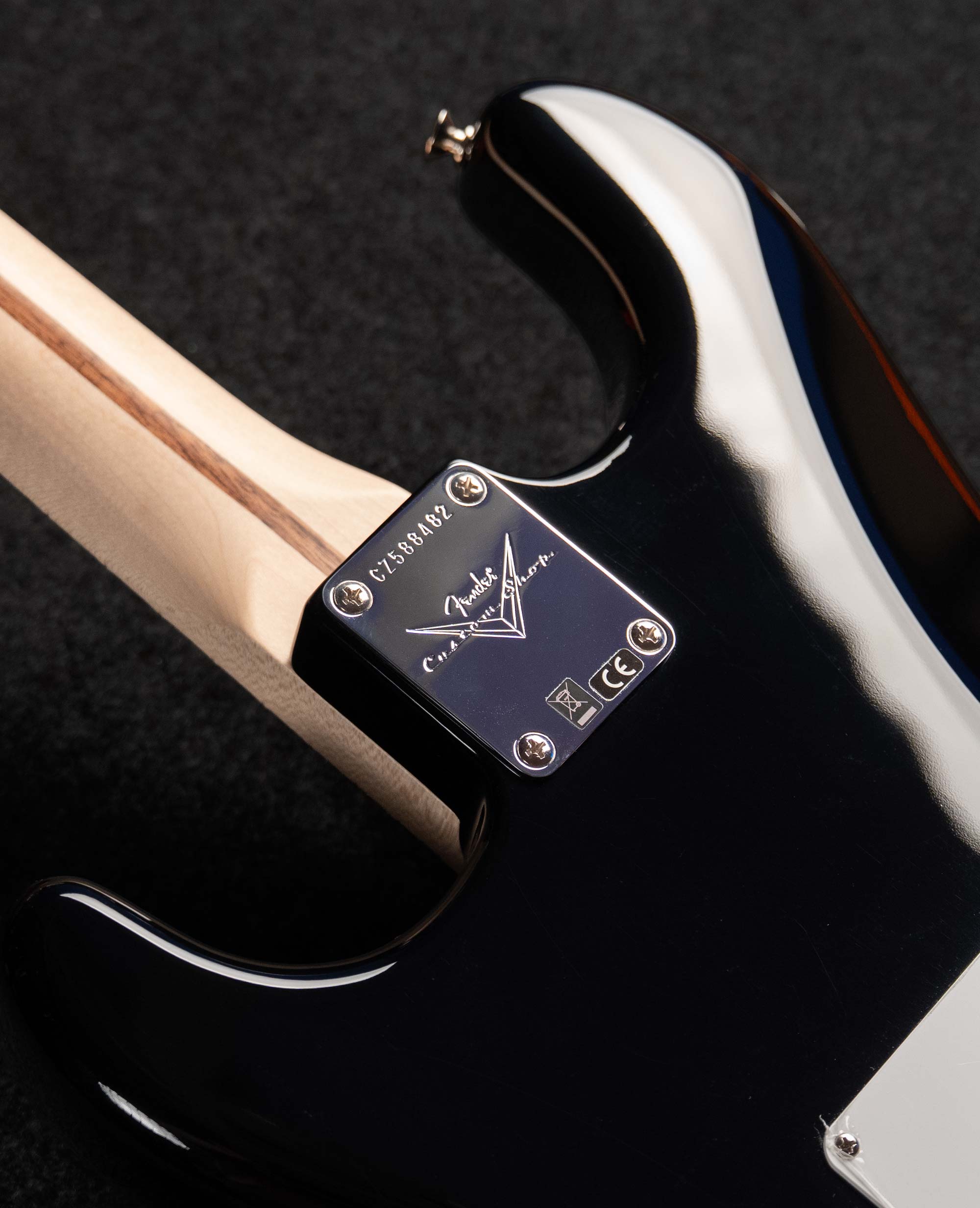Электрогитара Fender Stratocaster Custom Shop TM Eric Clapton, Blackie, 2022 - купить в "Гитарном Клубе"