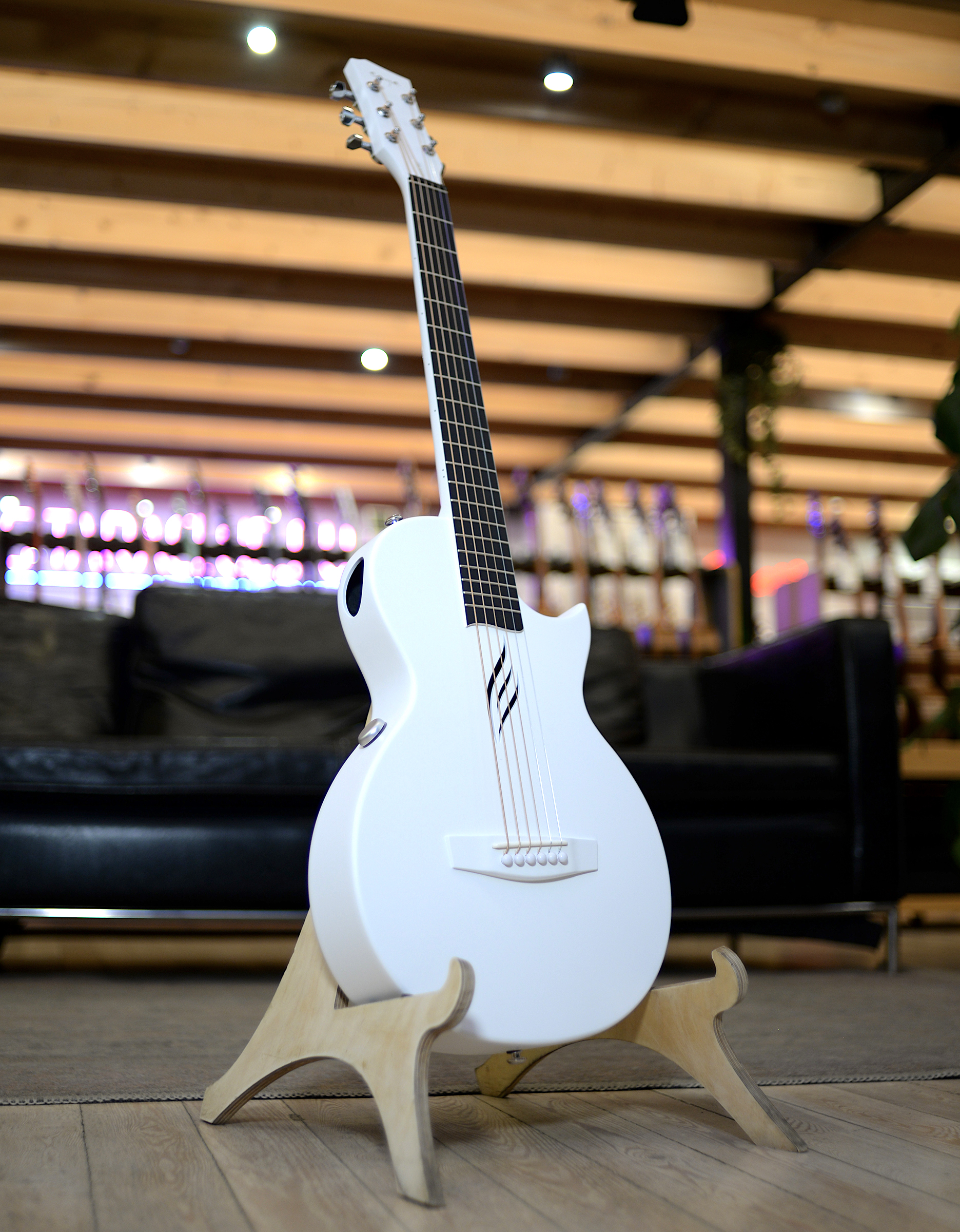 Трансакустическая гитара Enya Nova GO/SP1.WH - купить в "Гитарном Клубе"