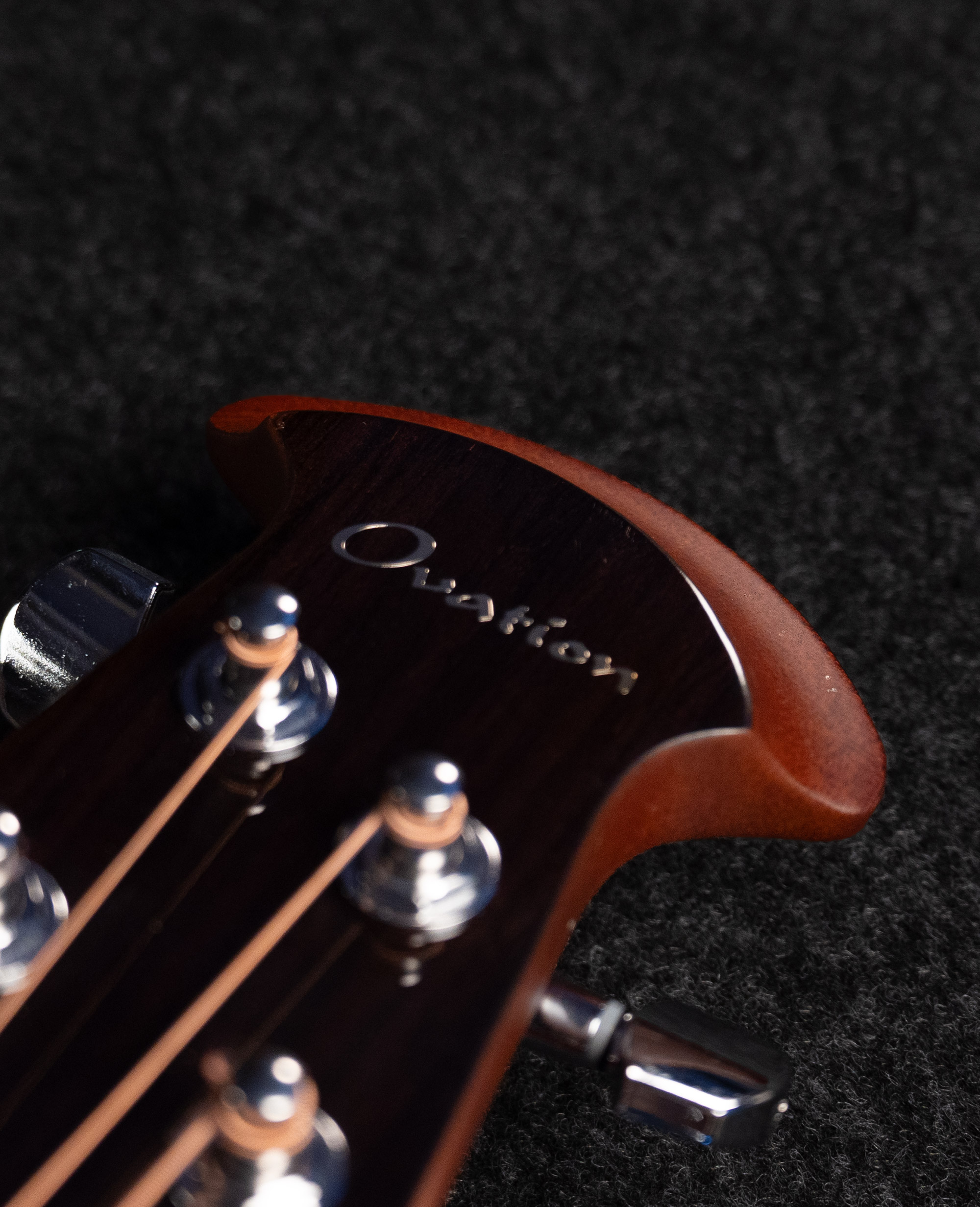 Электроакустическая гитара Ovation CS24L-4G Celebrity Standart Mid-Depth Natural - купить в "Гитарном Клубе"