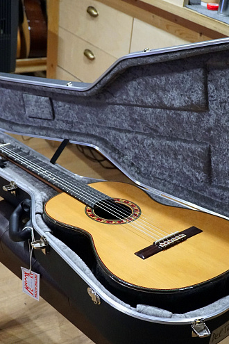 Кейс для классической гитары Hiscox Ramirez STD-CLR - купить в "Гитарном Клубе"